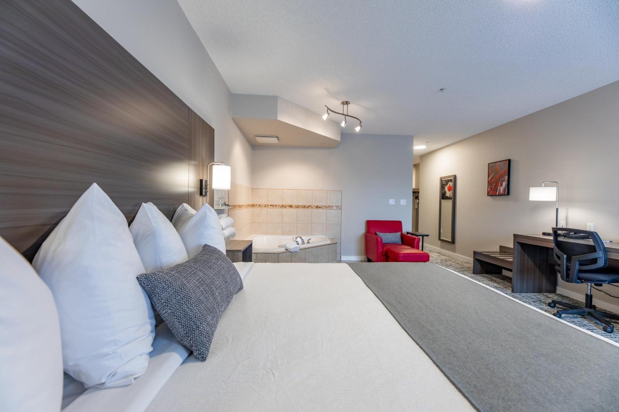 King Suite Spa Bath Interior Access