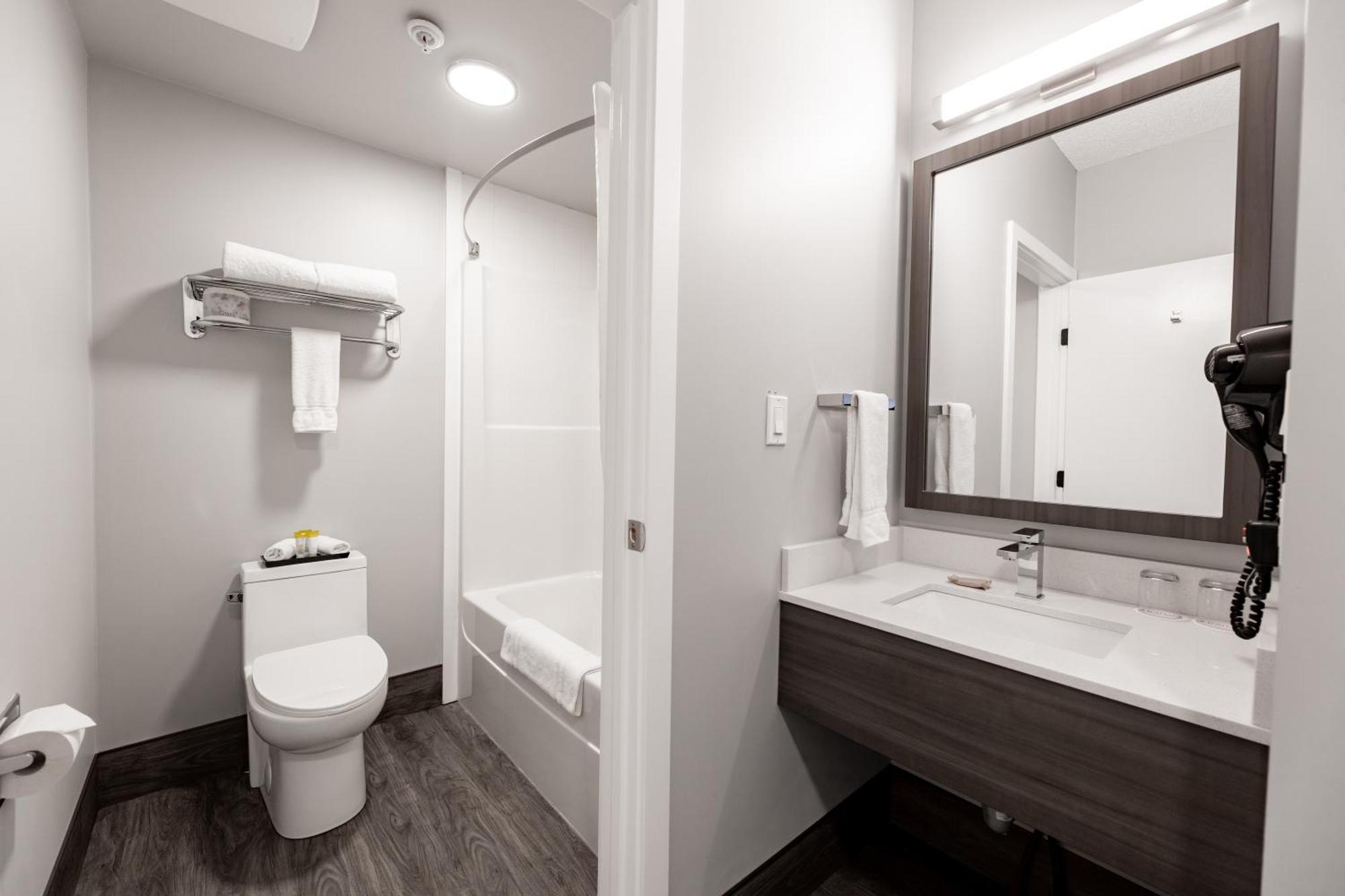 Executive King Room Interior Access