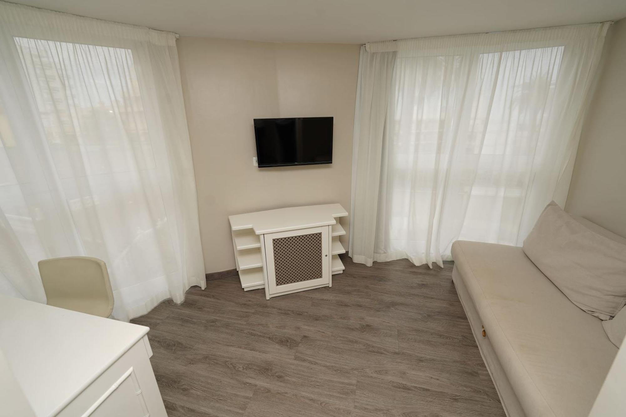 Superior Family Room