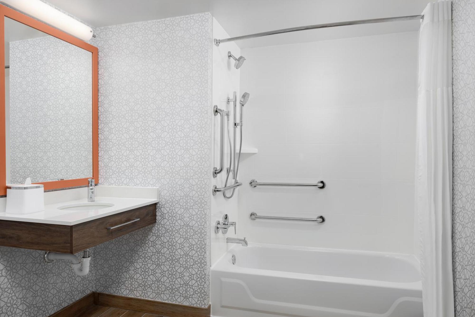 Habitación Doble adaptada para personas con movilidad reducida con bañera - 2 camas grandes