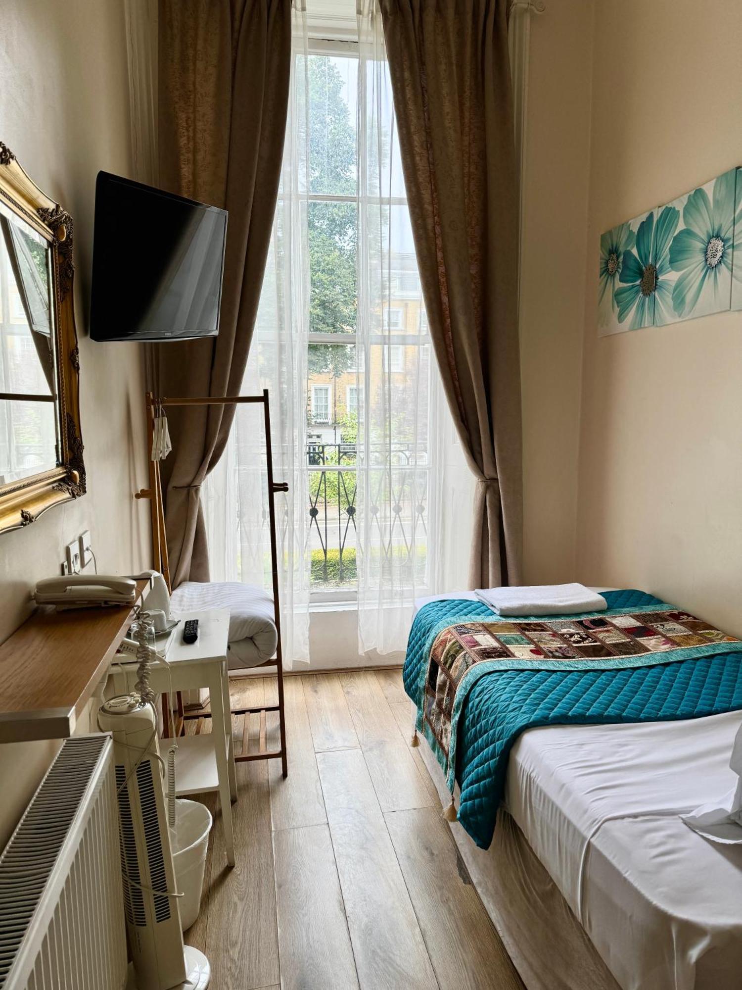 Triple Room Balcony