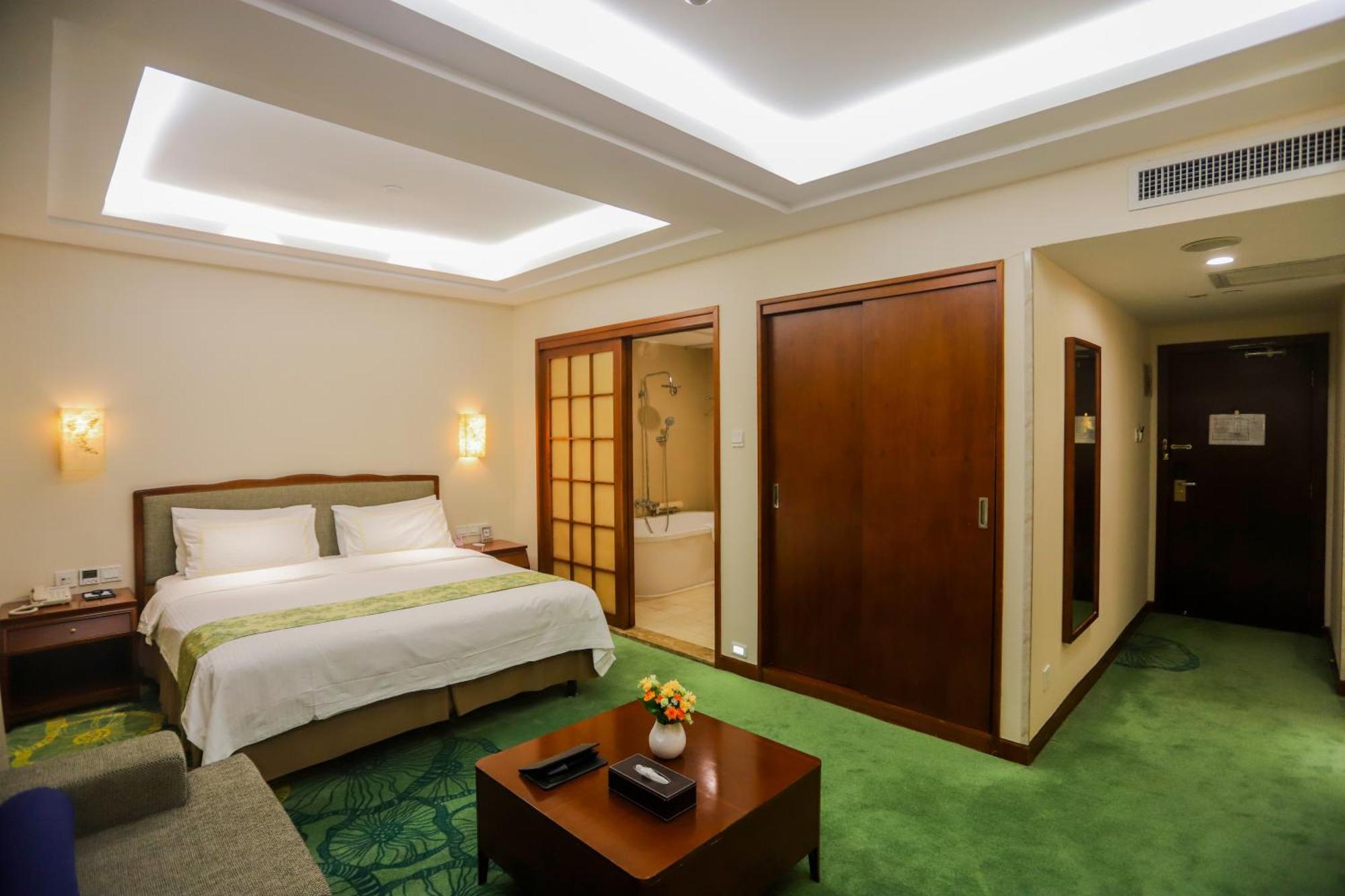 Superior Queen Room