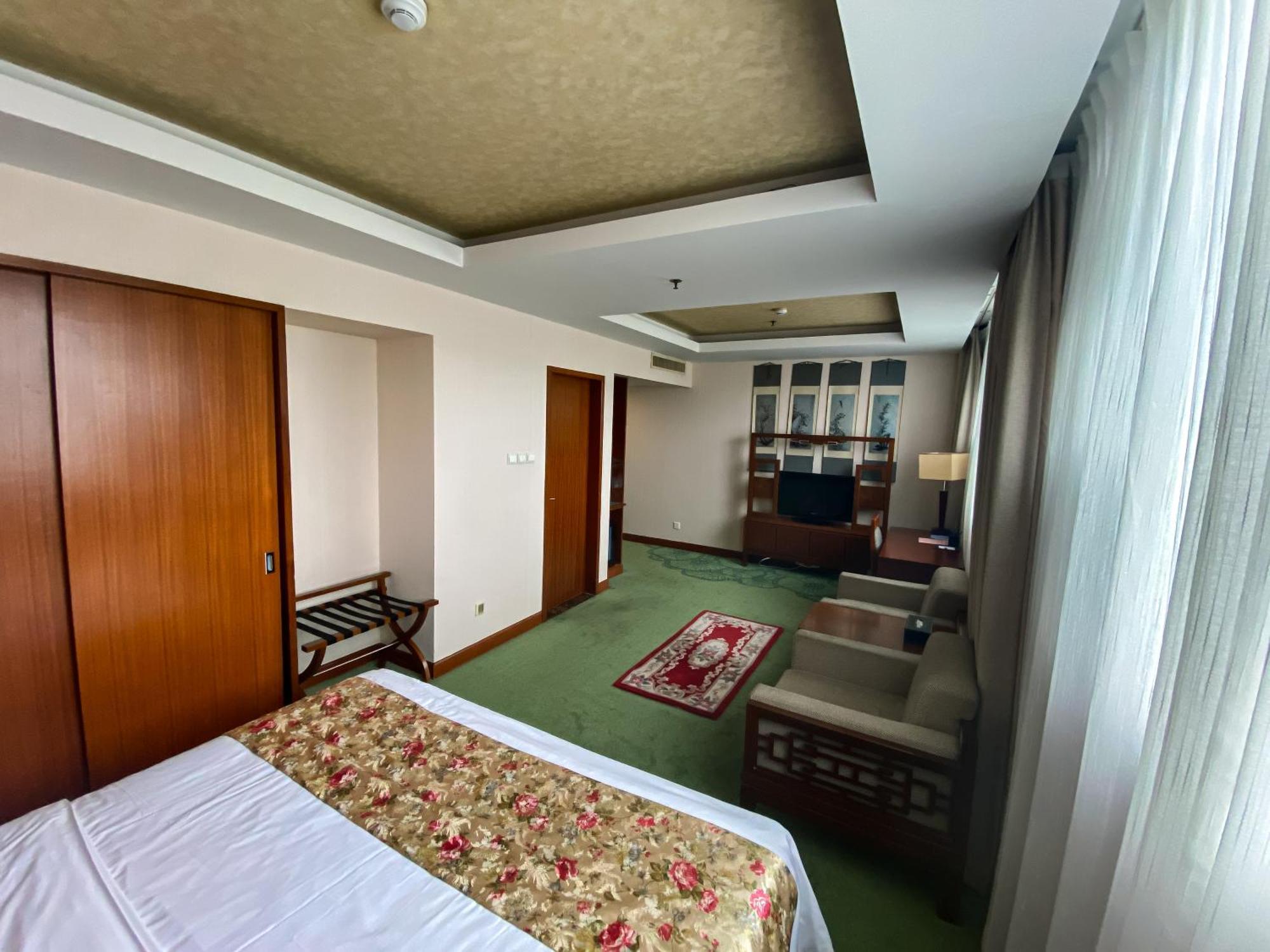 Superior Queen Room