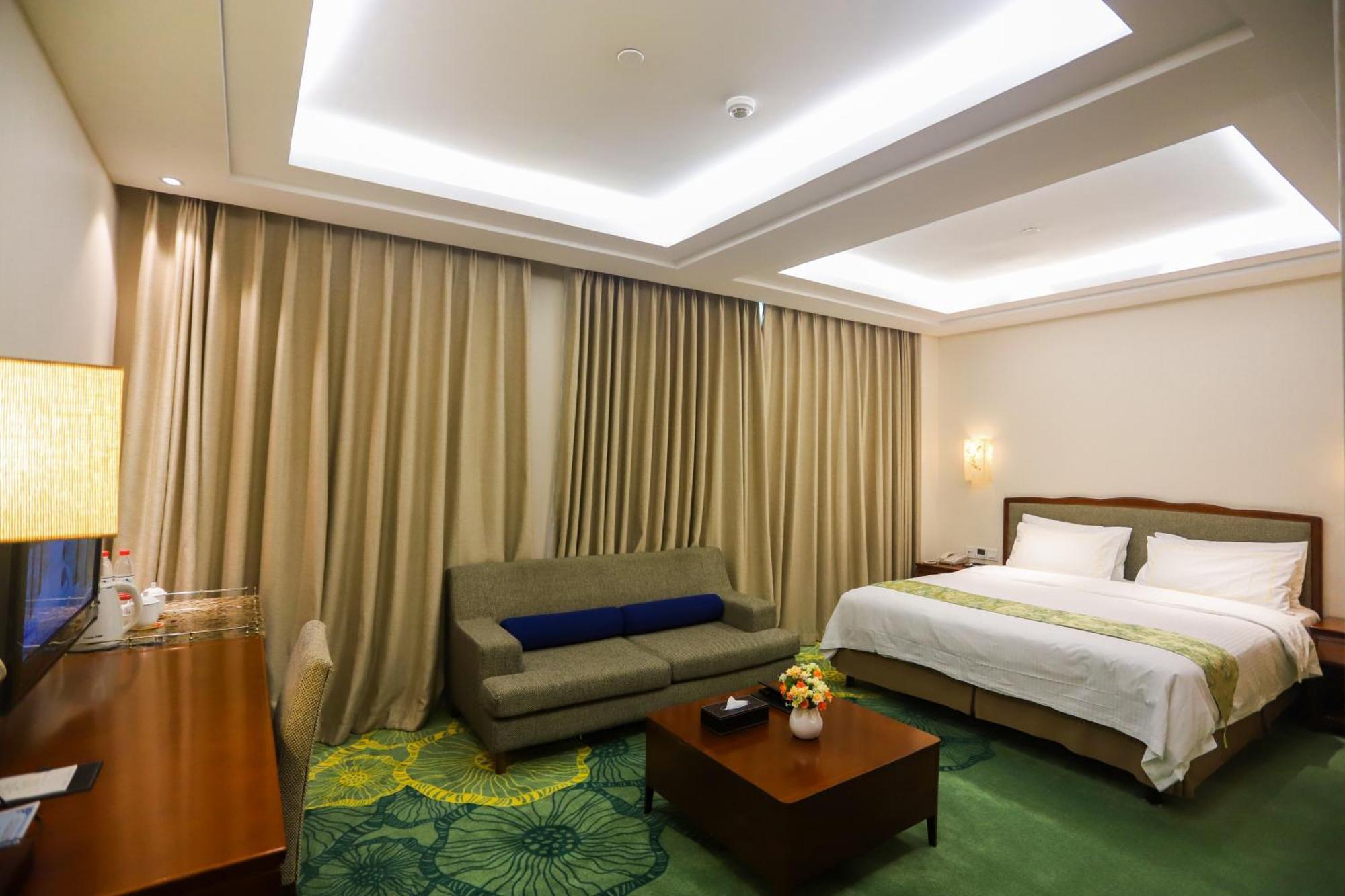 Superior Queen Room
