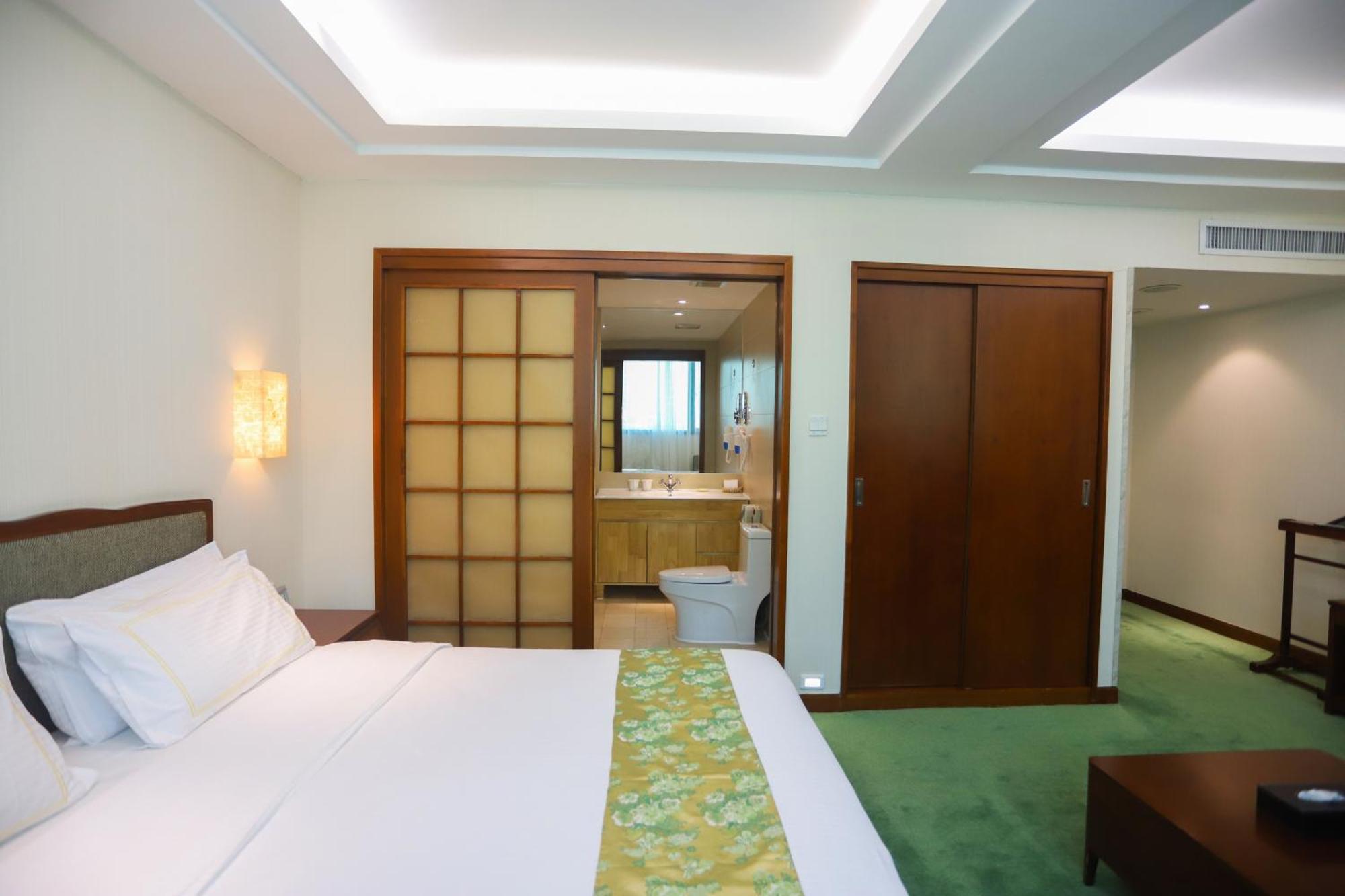 Superior Queen Room