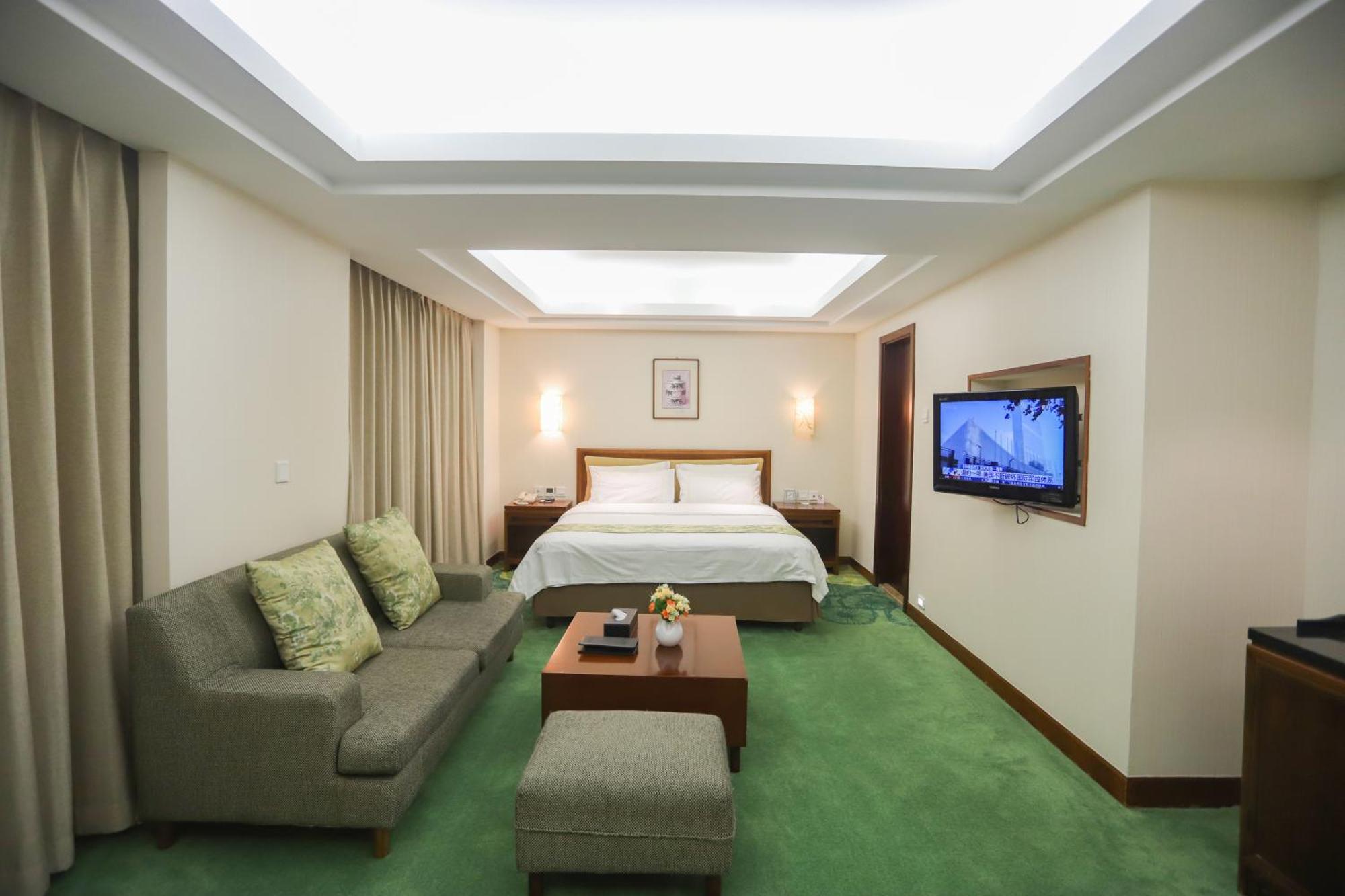 Superior Queen Room