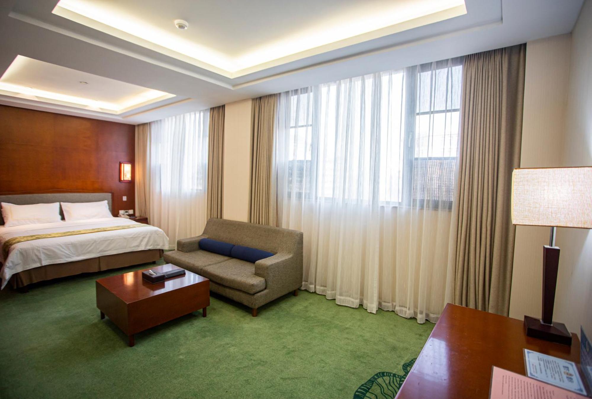 Superior Queen Room