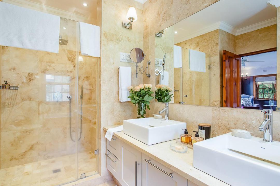 Luxury King Room