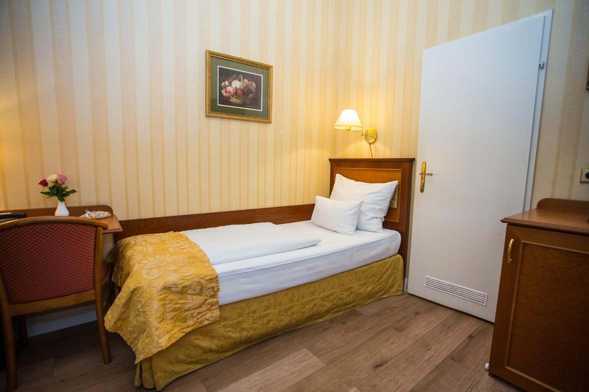 Small Single Room