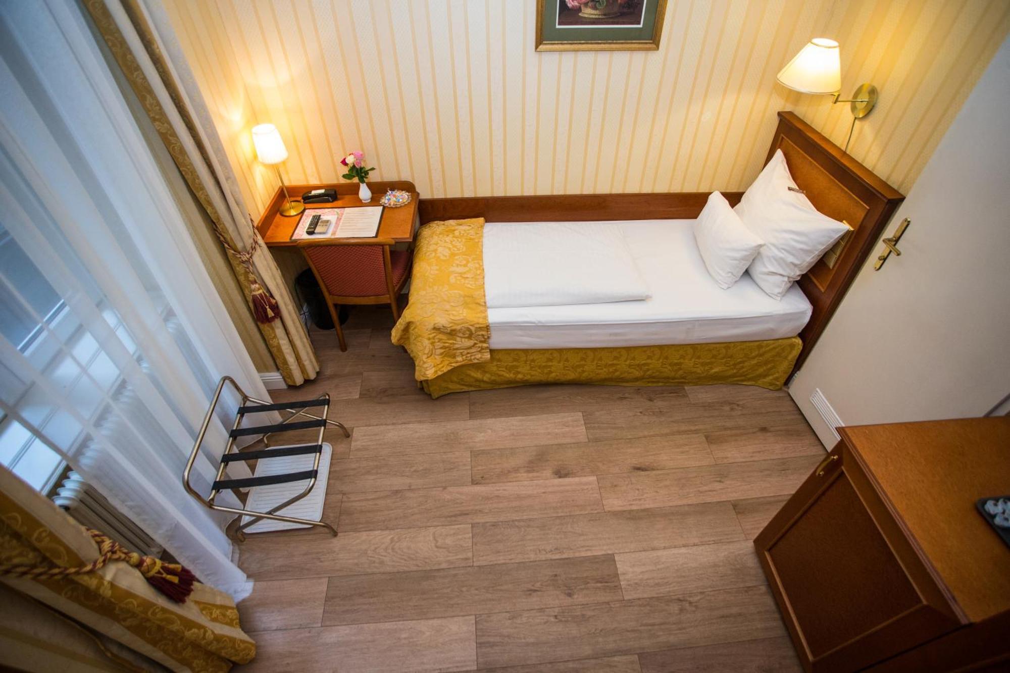 Small Single Room