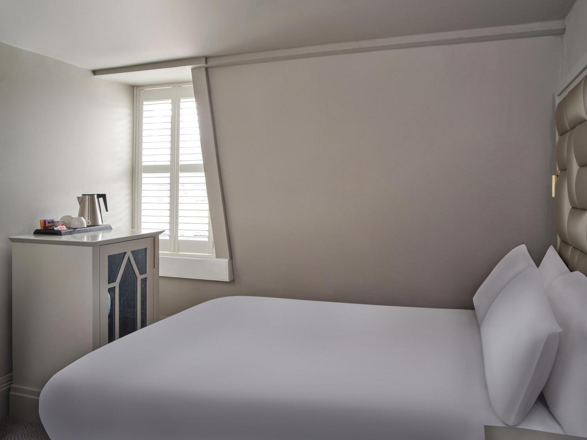 Boutique Cosy Room