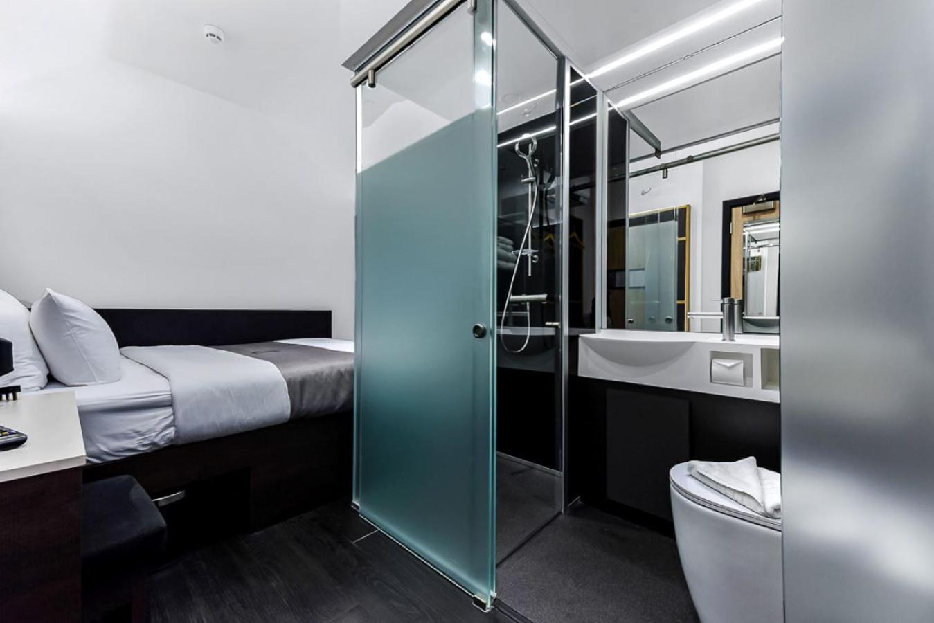 Queen Room Without Window