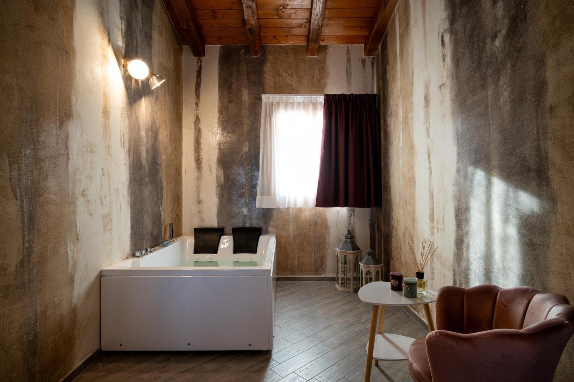 King Room Spa Bath