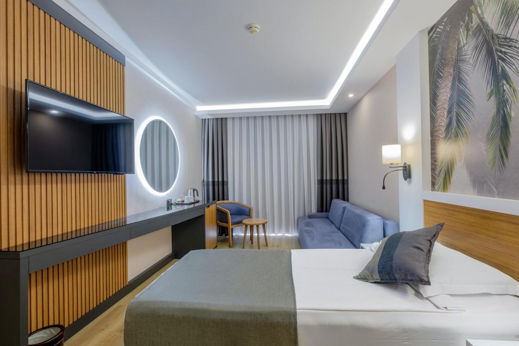 Family Room Garden View