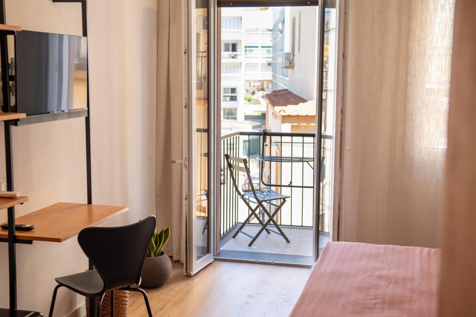 Double Room Private Bathroom