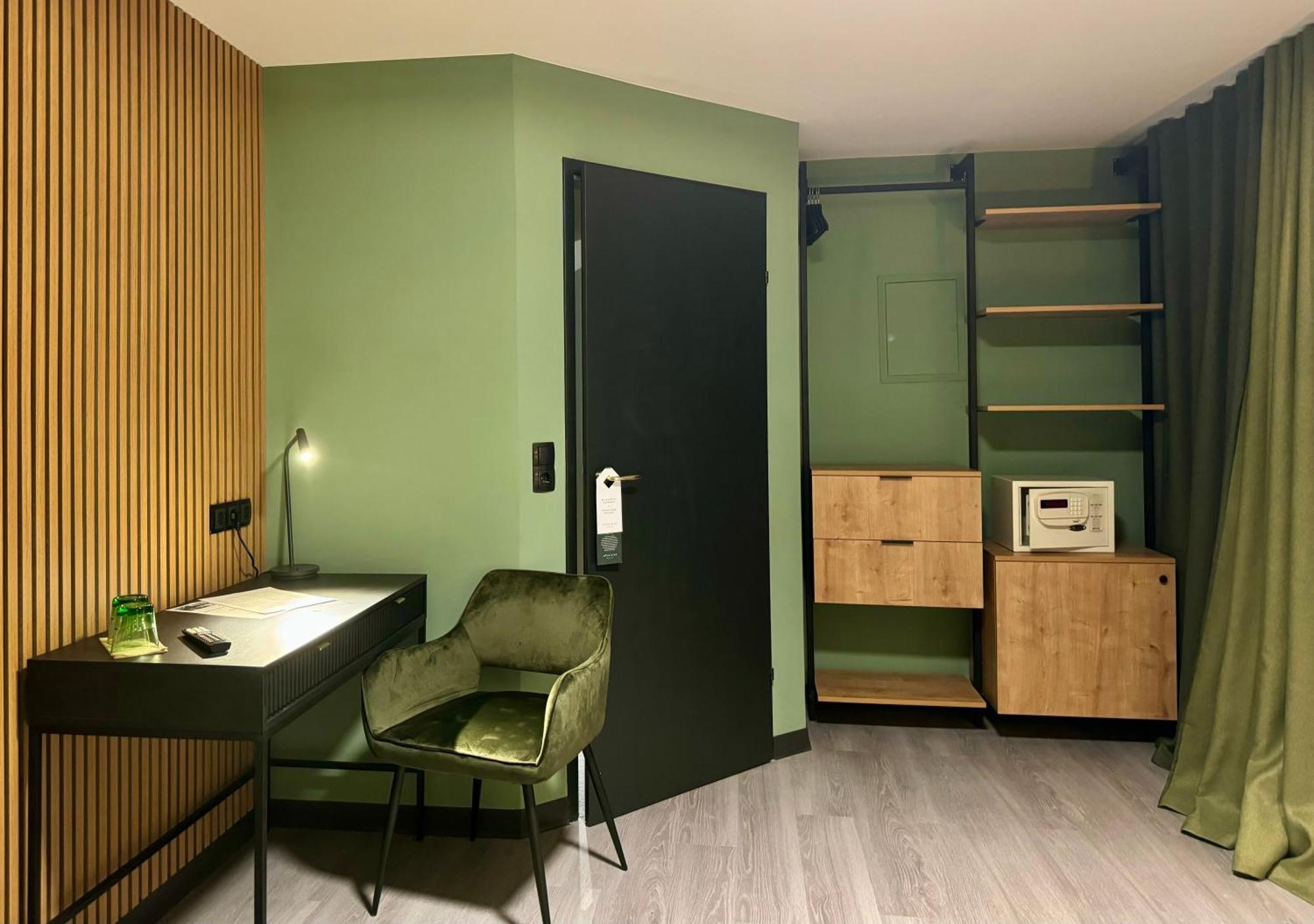 Deluxe Suite