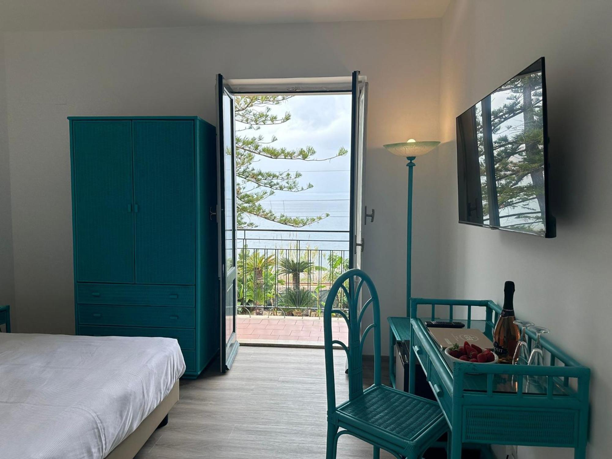 Superior Double or Twin Room Sea View