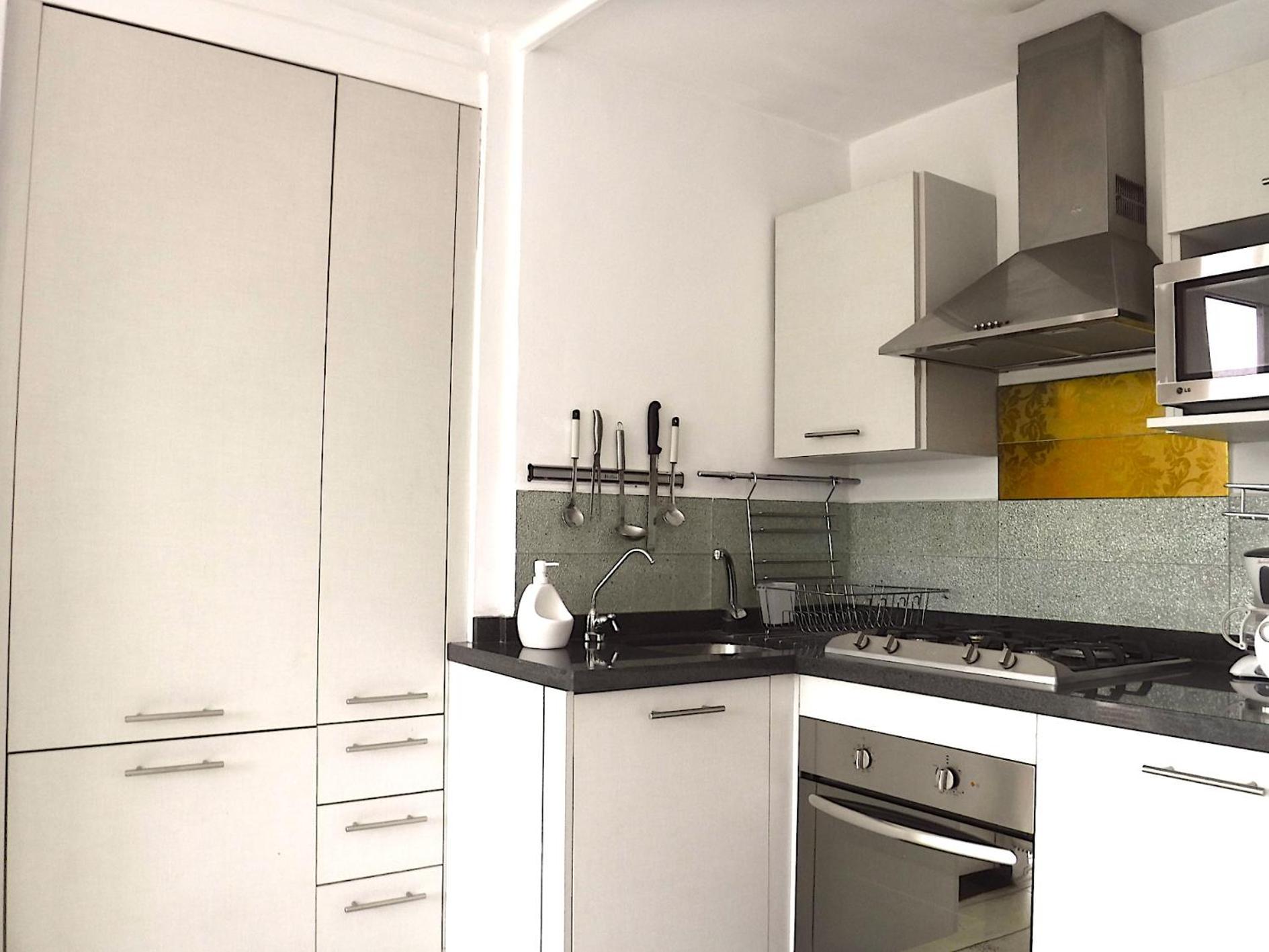 Deluxe One-Bedroom Apartment City View