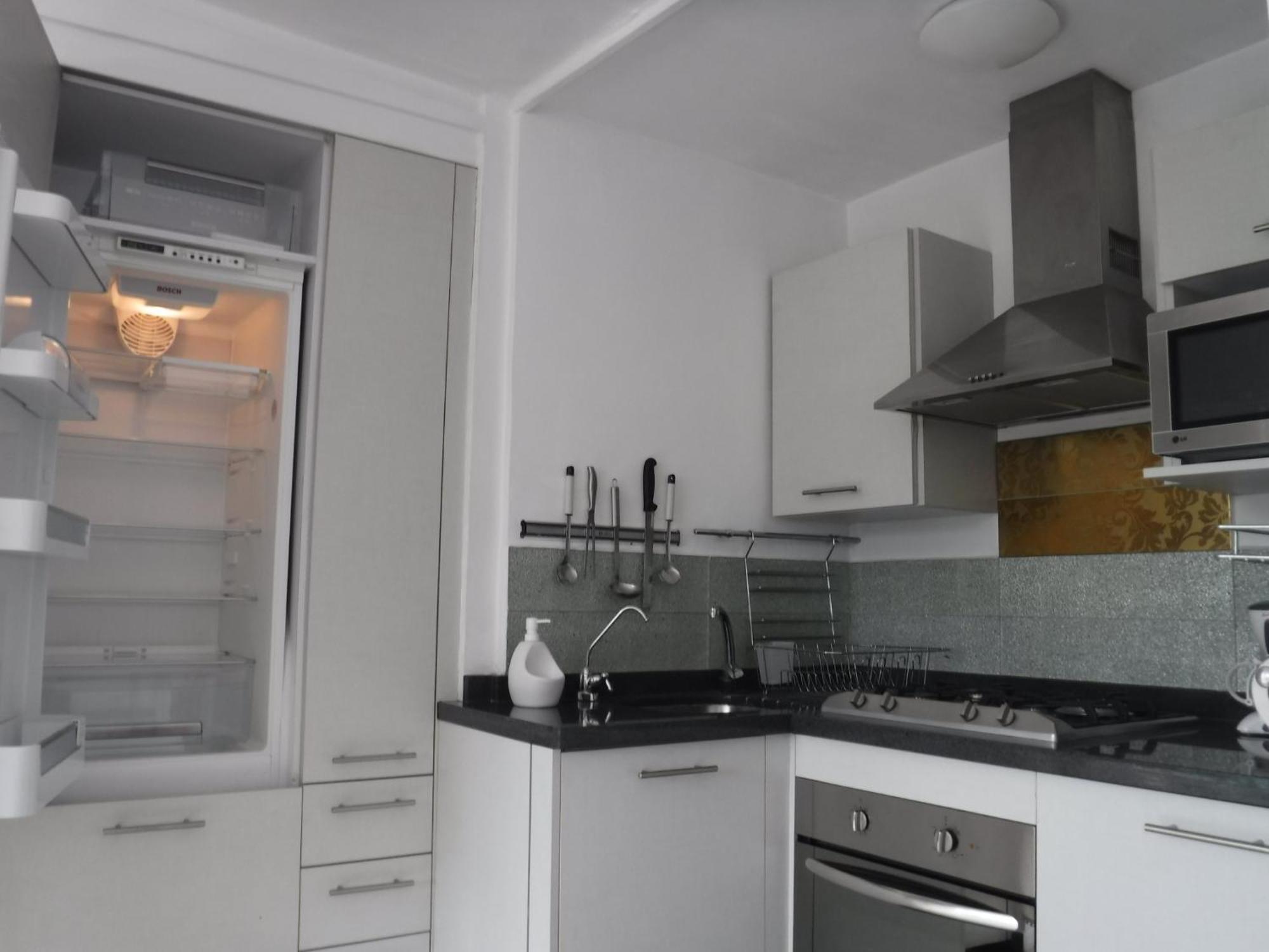 Deluxe One-Bedroom Apartment City View
