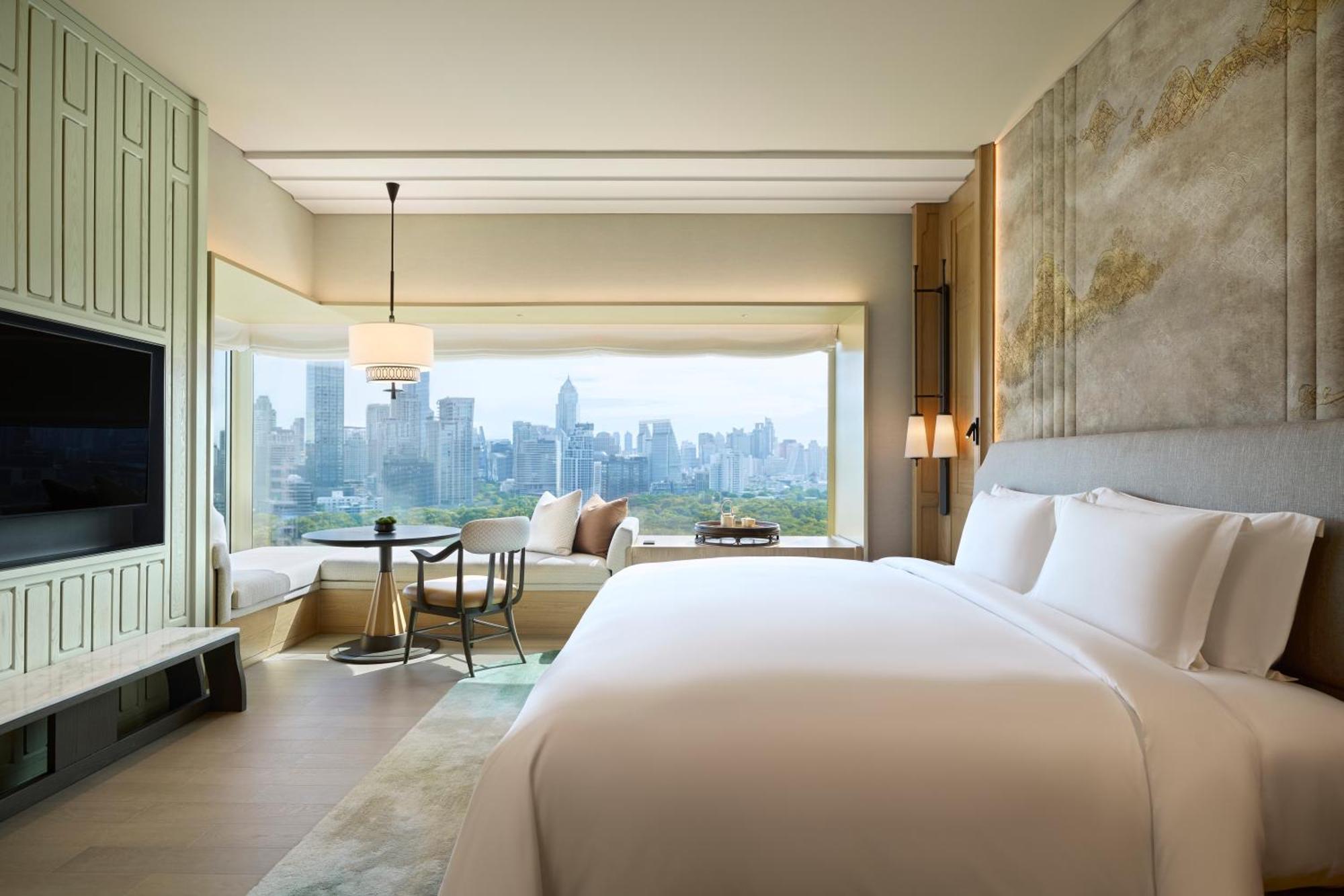 Deluxe Corner Room King Bed