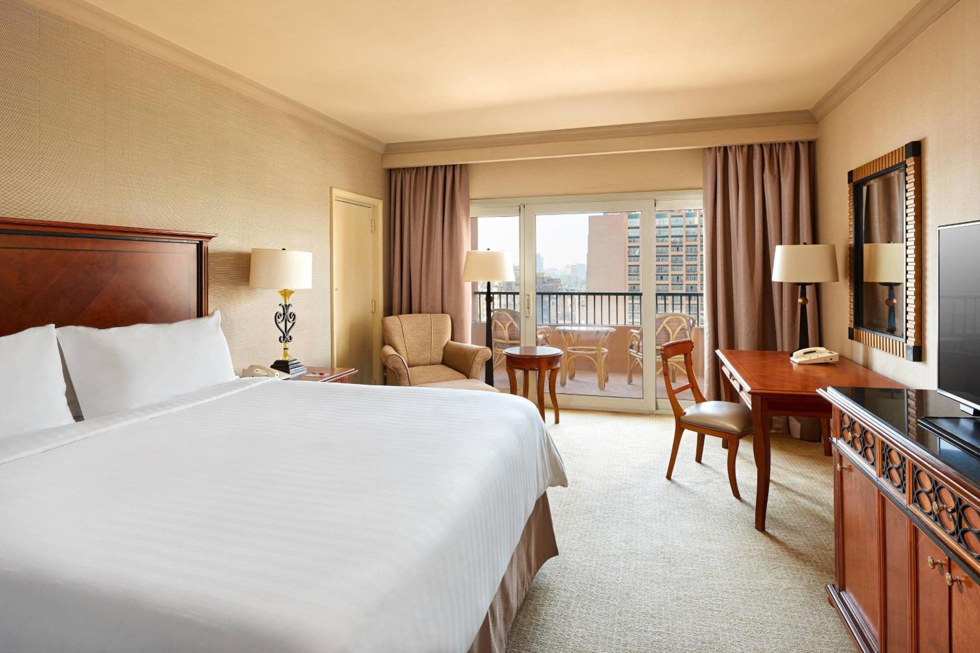 Deluxe Room 1 King Balcony