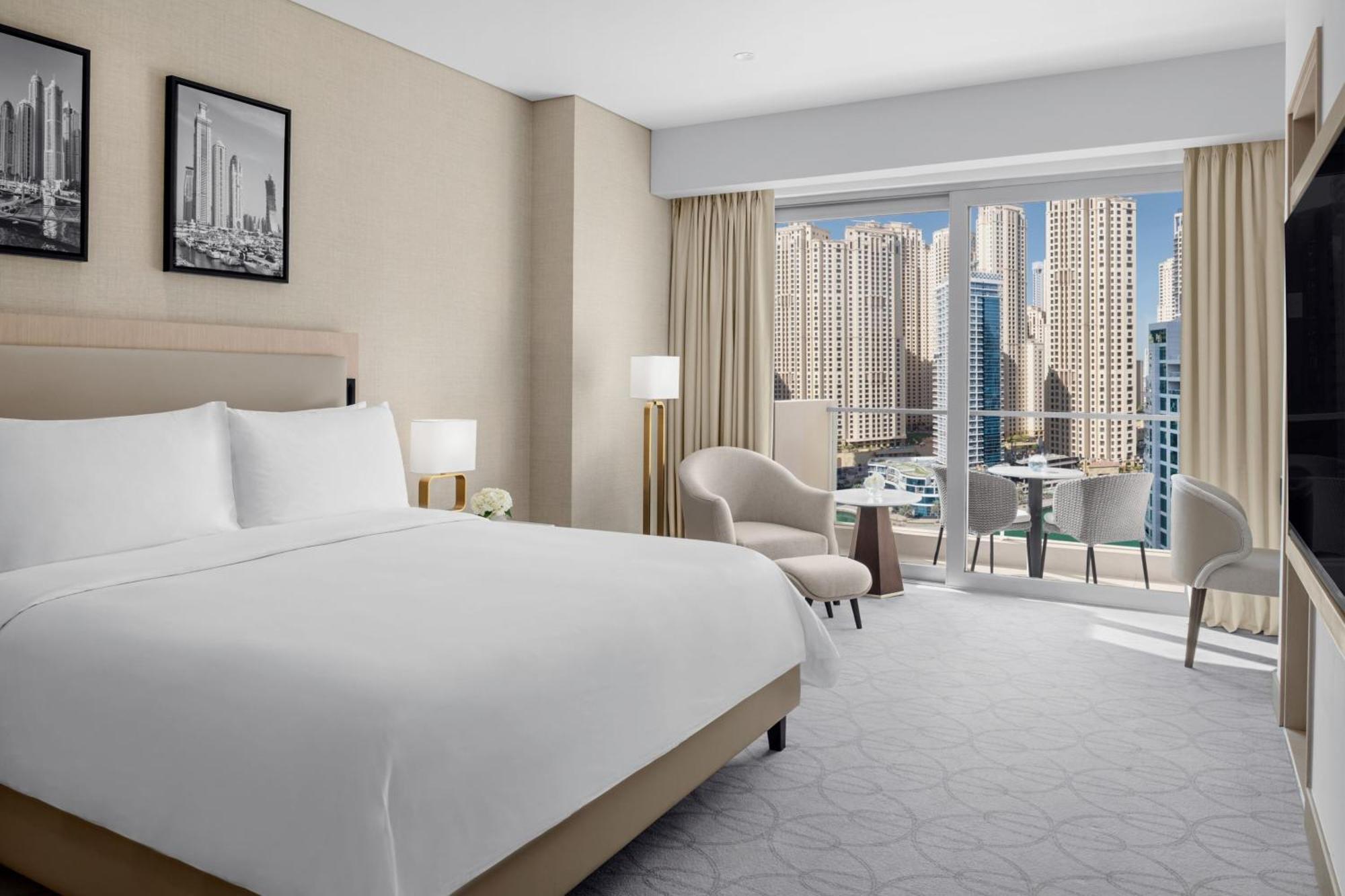 Executive City View Room King bed Club lounge access including direct access to Dubai Marina Mall & Marina Walk