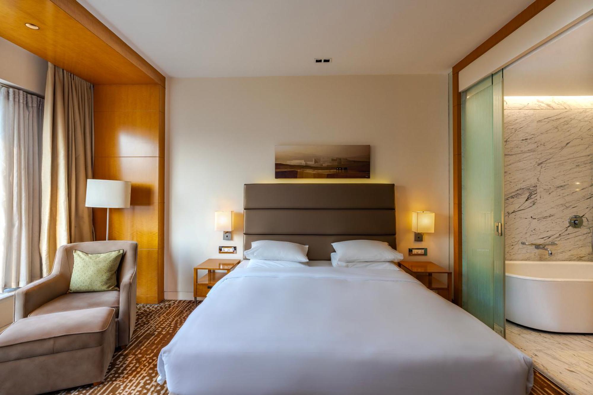 1 King Bed