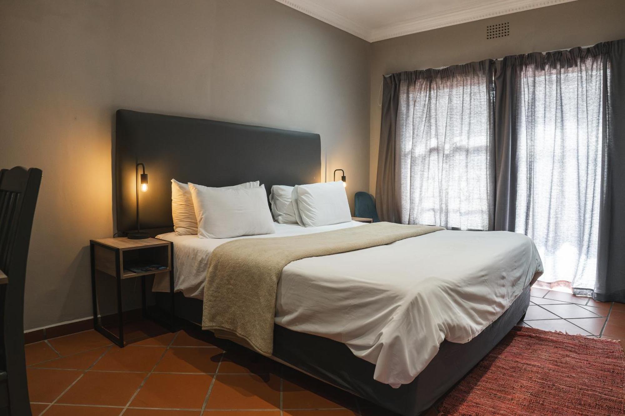 Comfort Rooms