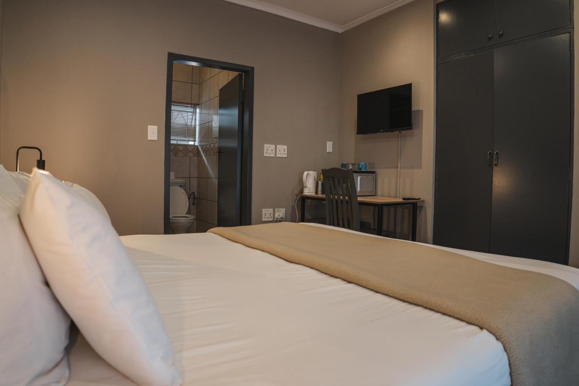 Comfort Rooms