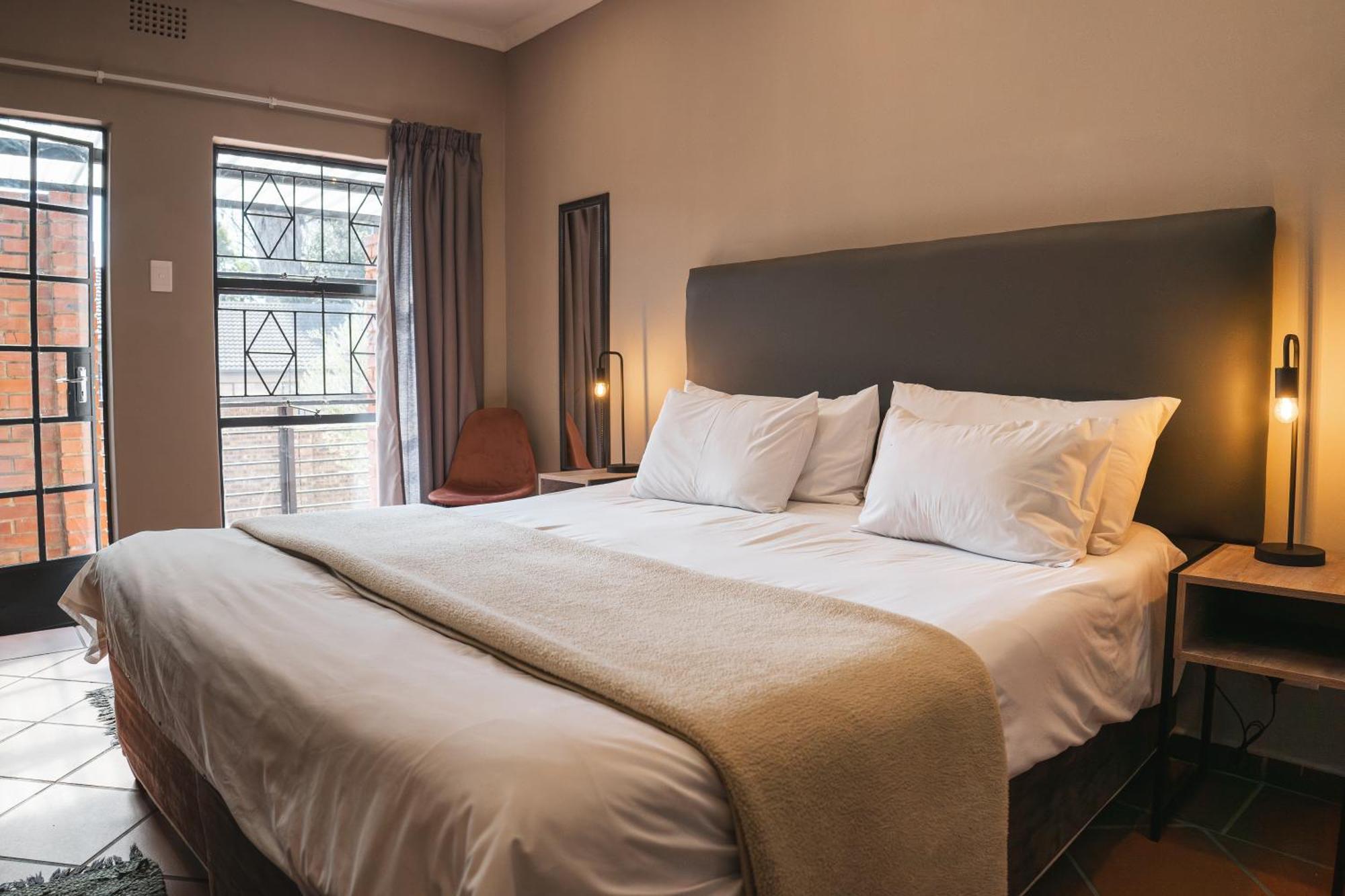 Comfort Rooms