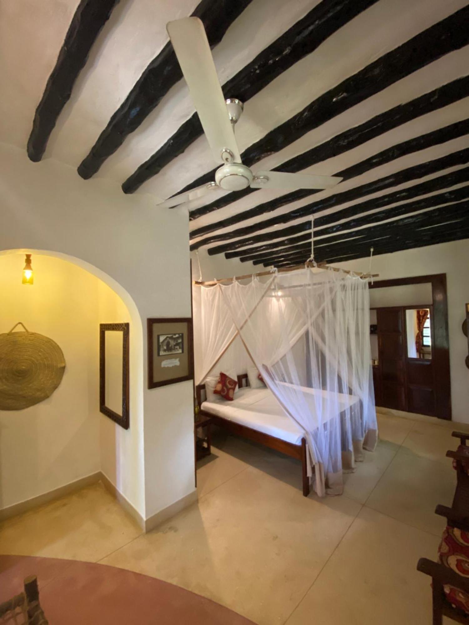 Double or Twin Room Tropical shower Balcony