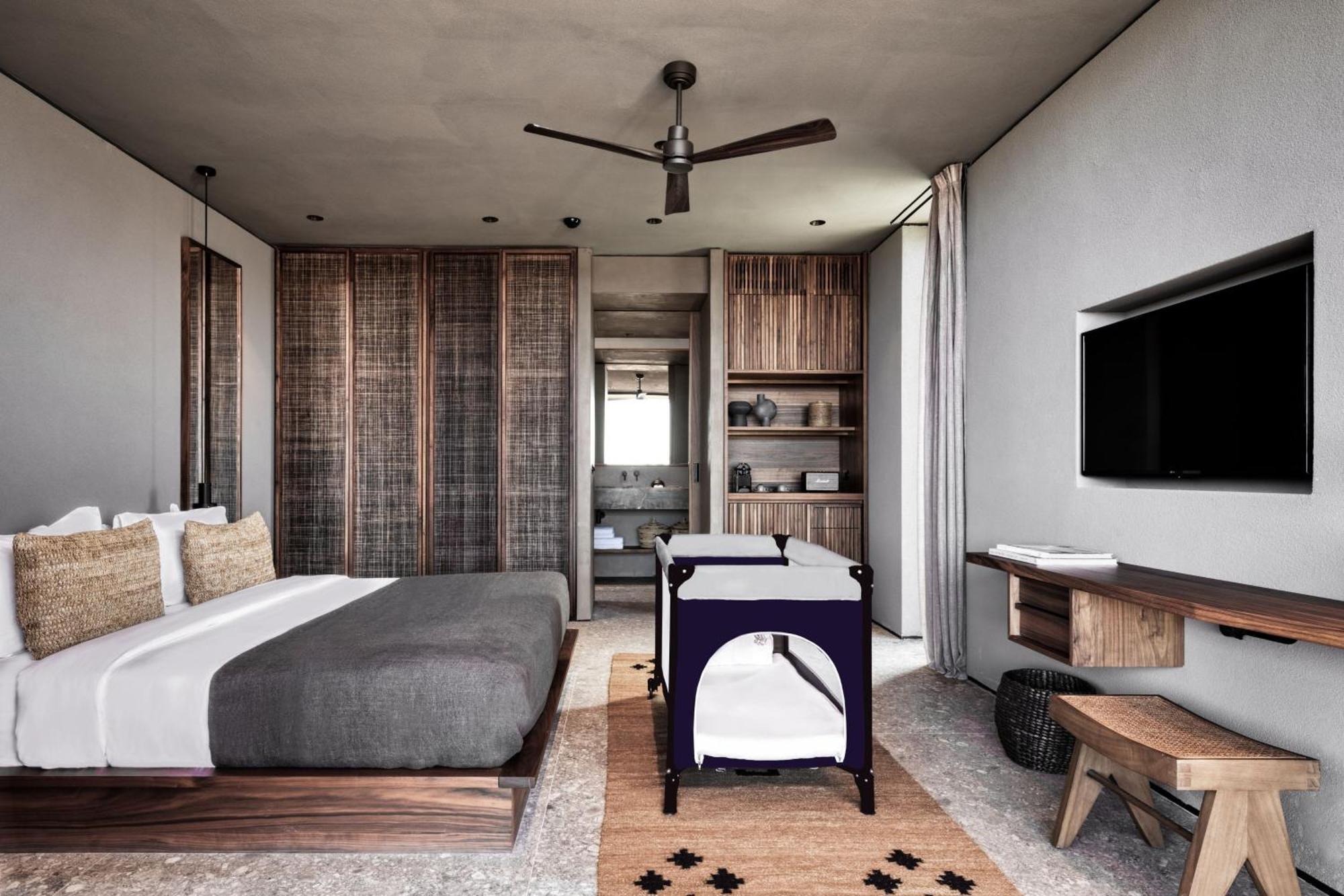 Tropical Family Bungalow Guest room King Garden view