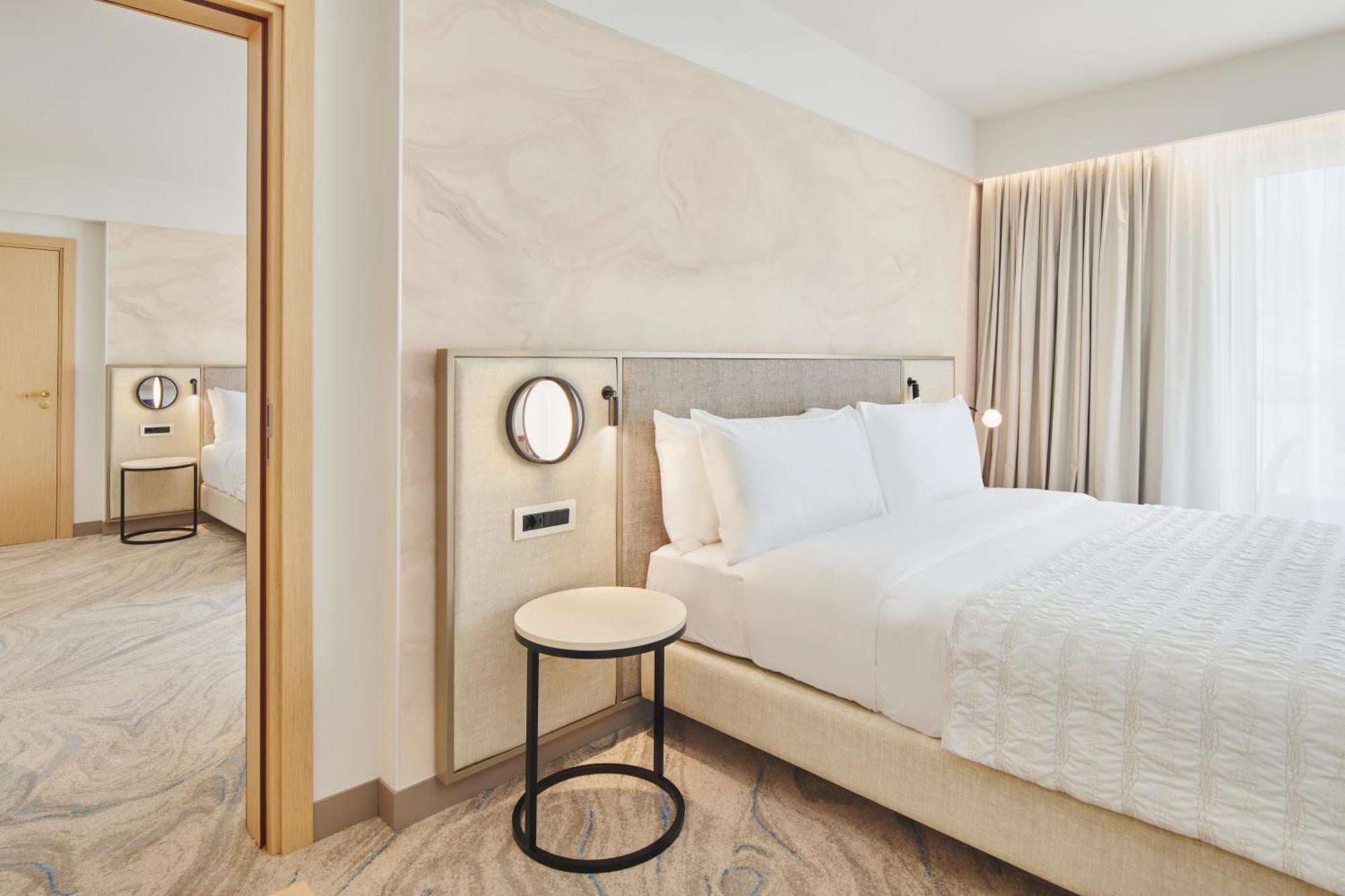 Premium Park View Room King bed