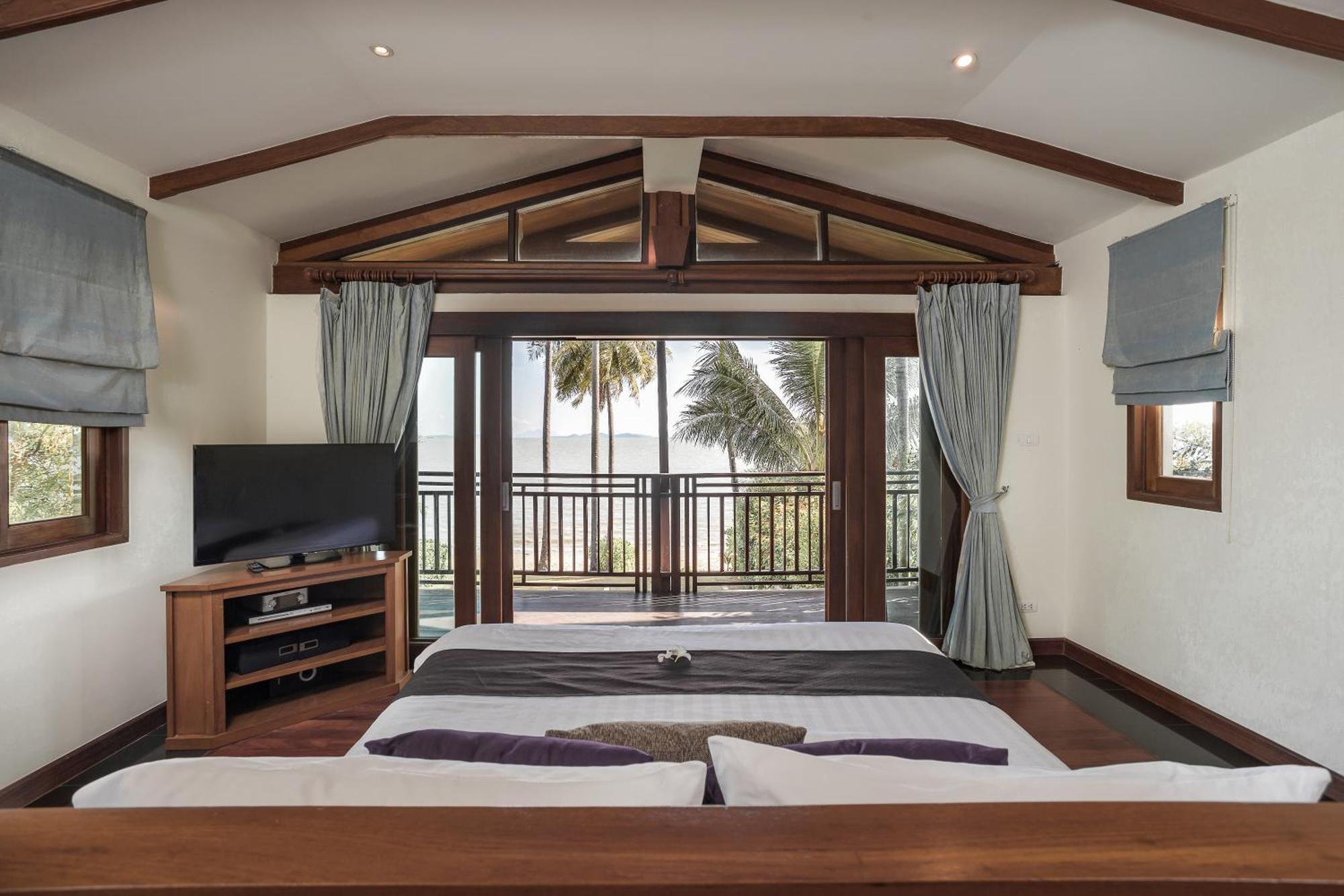 Grand Poolvilla mit 4 Schlafzimmern und unbegrenztem, kostenlosem 24-Stunden-Wassershuttleservice – Meerseite