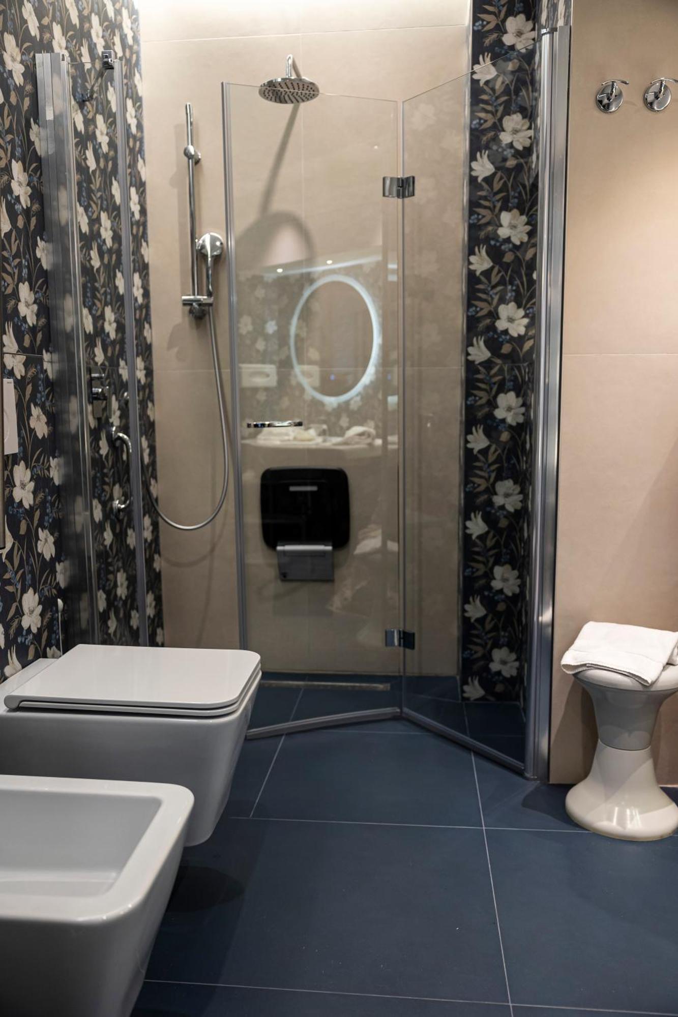 Quarto Familiar com Vista Jardim