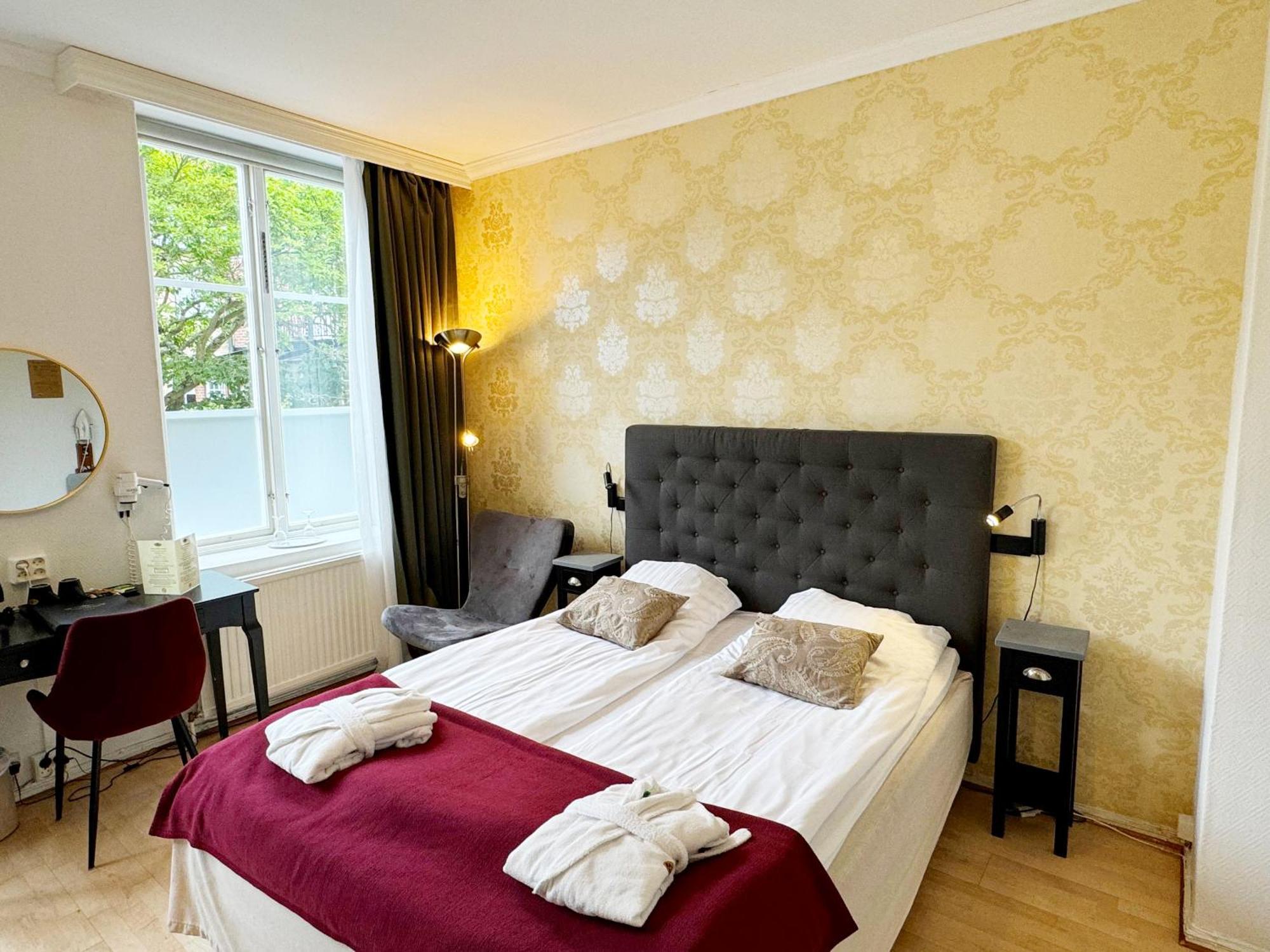Queen Room