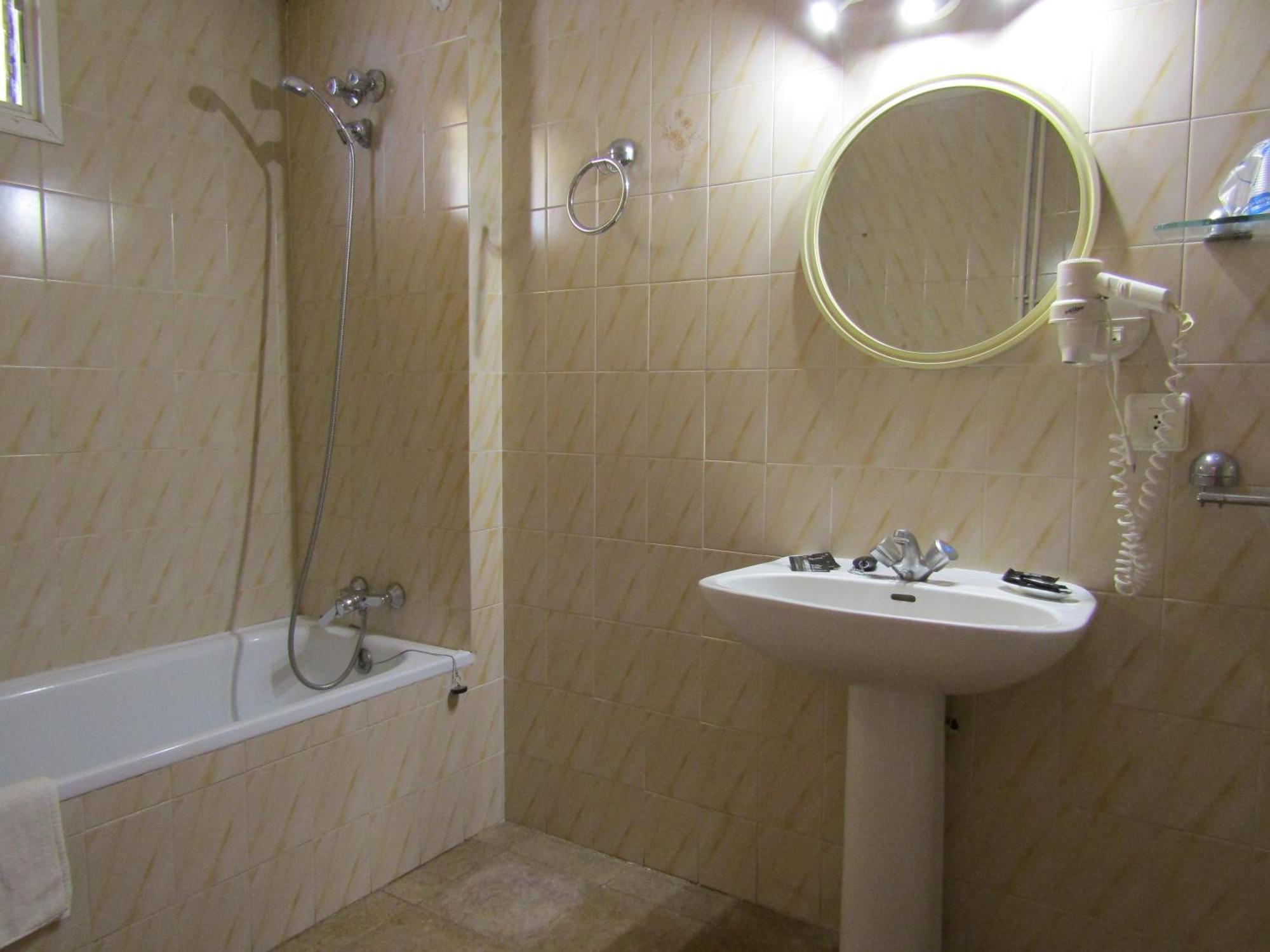 Single Room,1700967042:JPEG