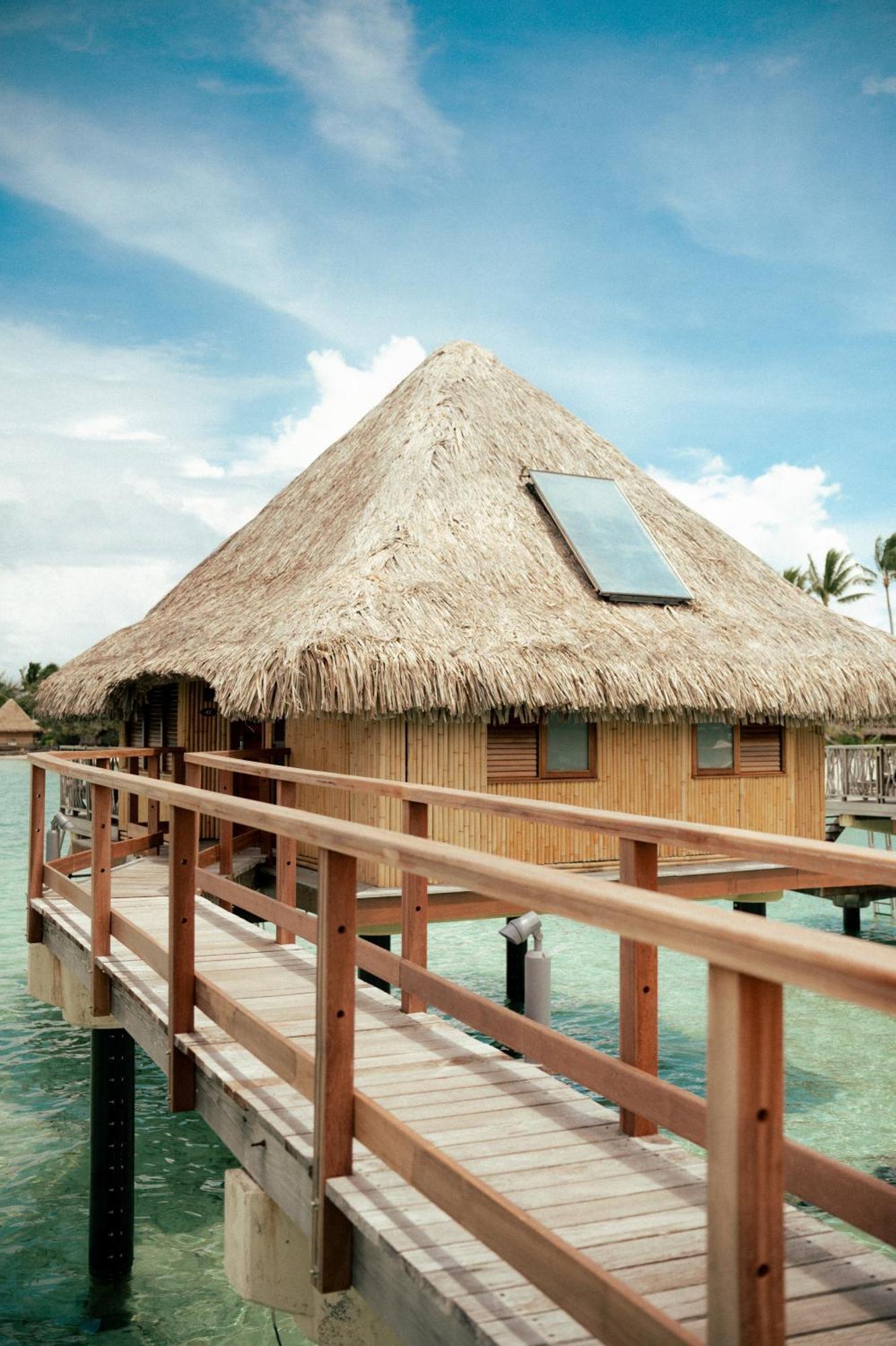1 King Bed Overwater Bungalow Beach View