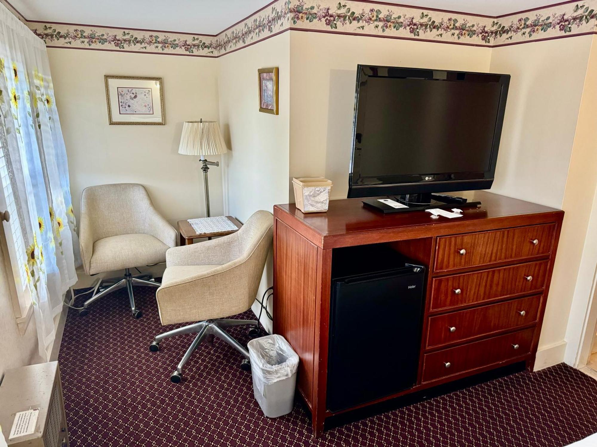 Historic Inn Room,1611062261:JPEG