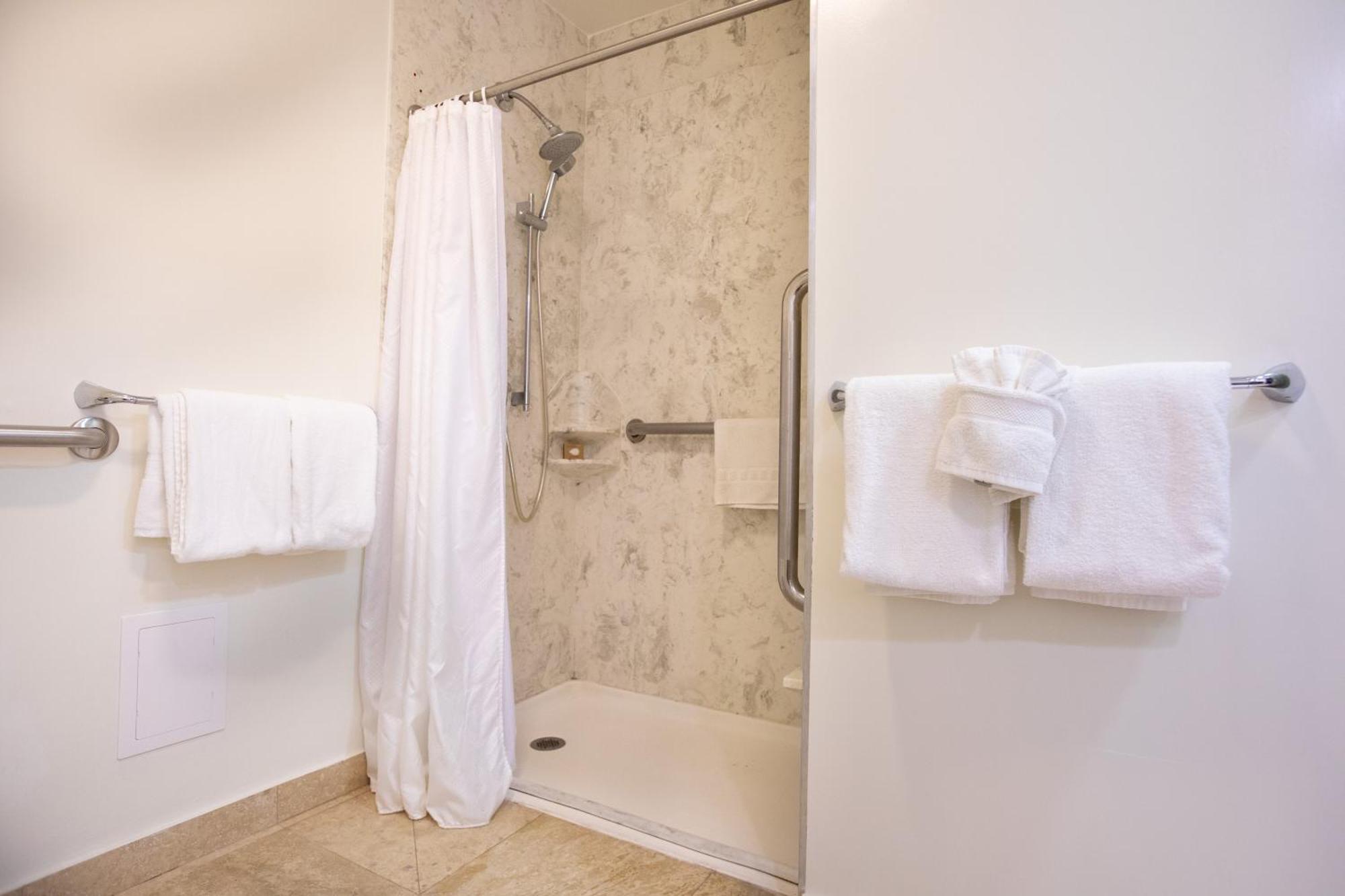 Queen Room Two Queen Beds Disability Access