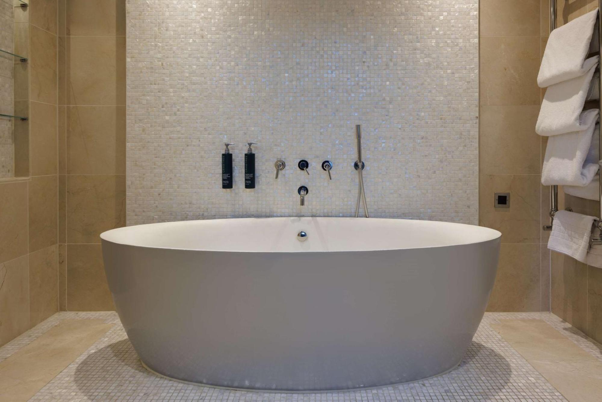 King Junior Suite