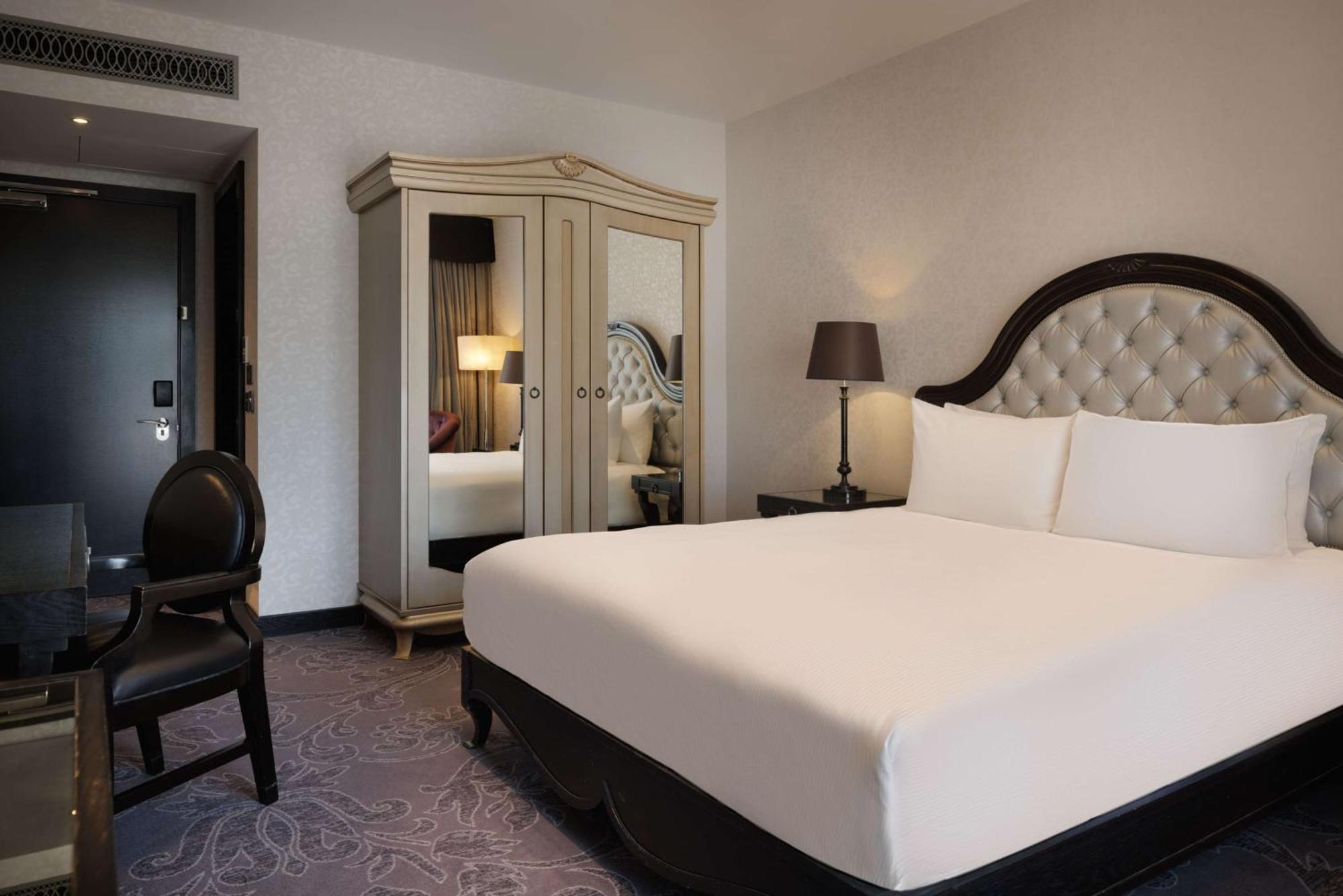 Guest Queen Room