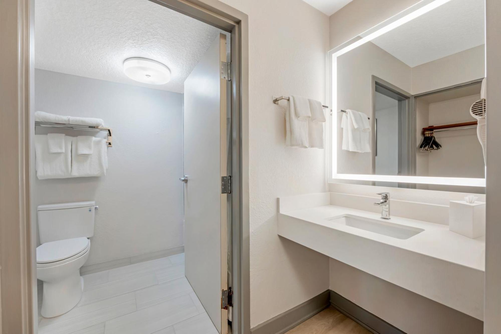 Standard Queen Room Two Queen Beds City View