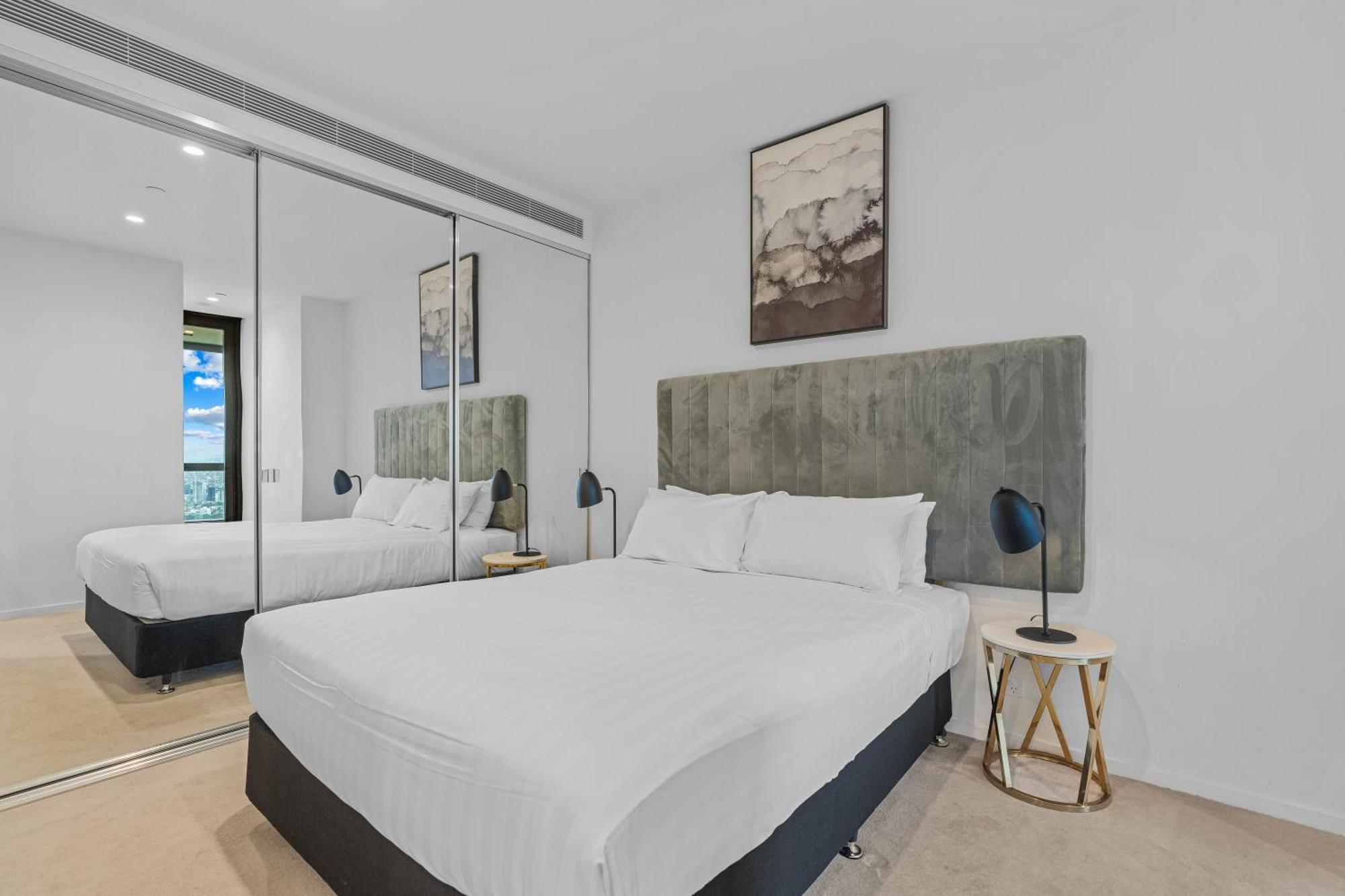 One Bedroom Sky High Apartment