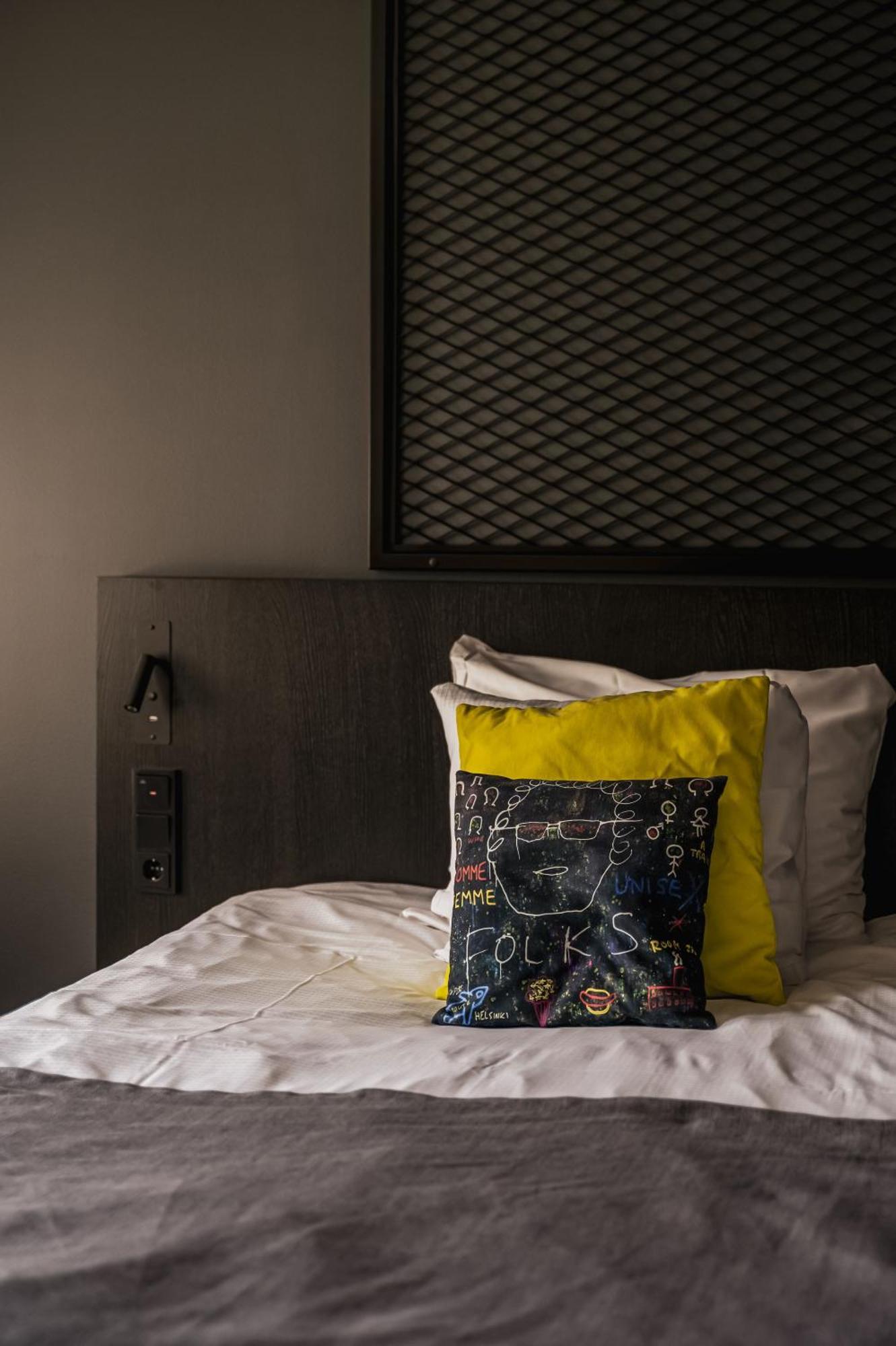 Solo room