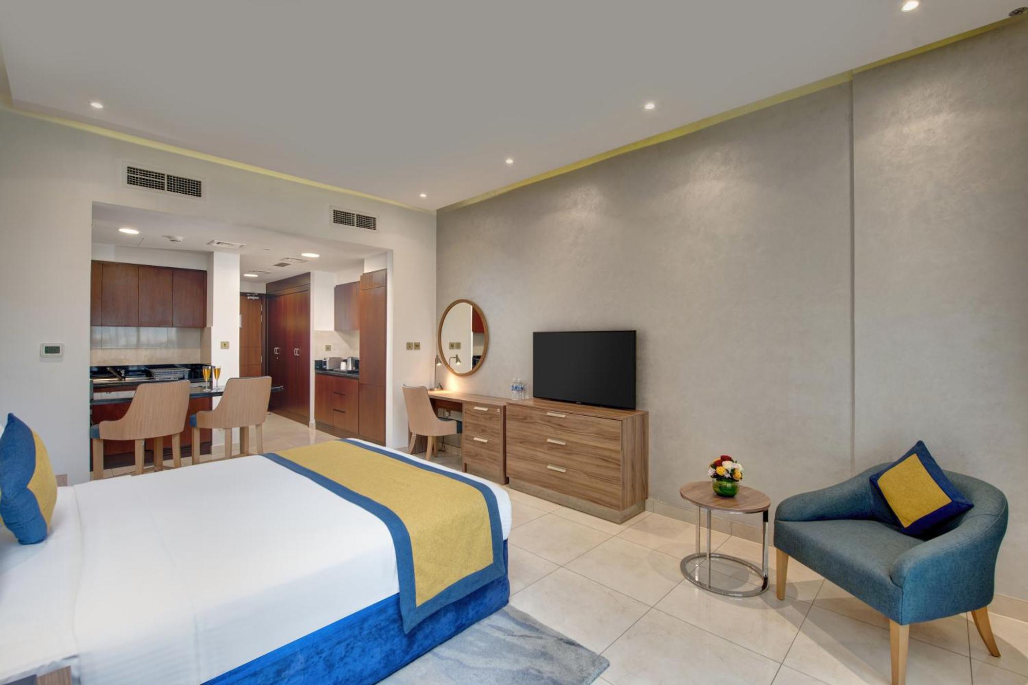Creek View Studio Apartment