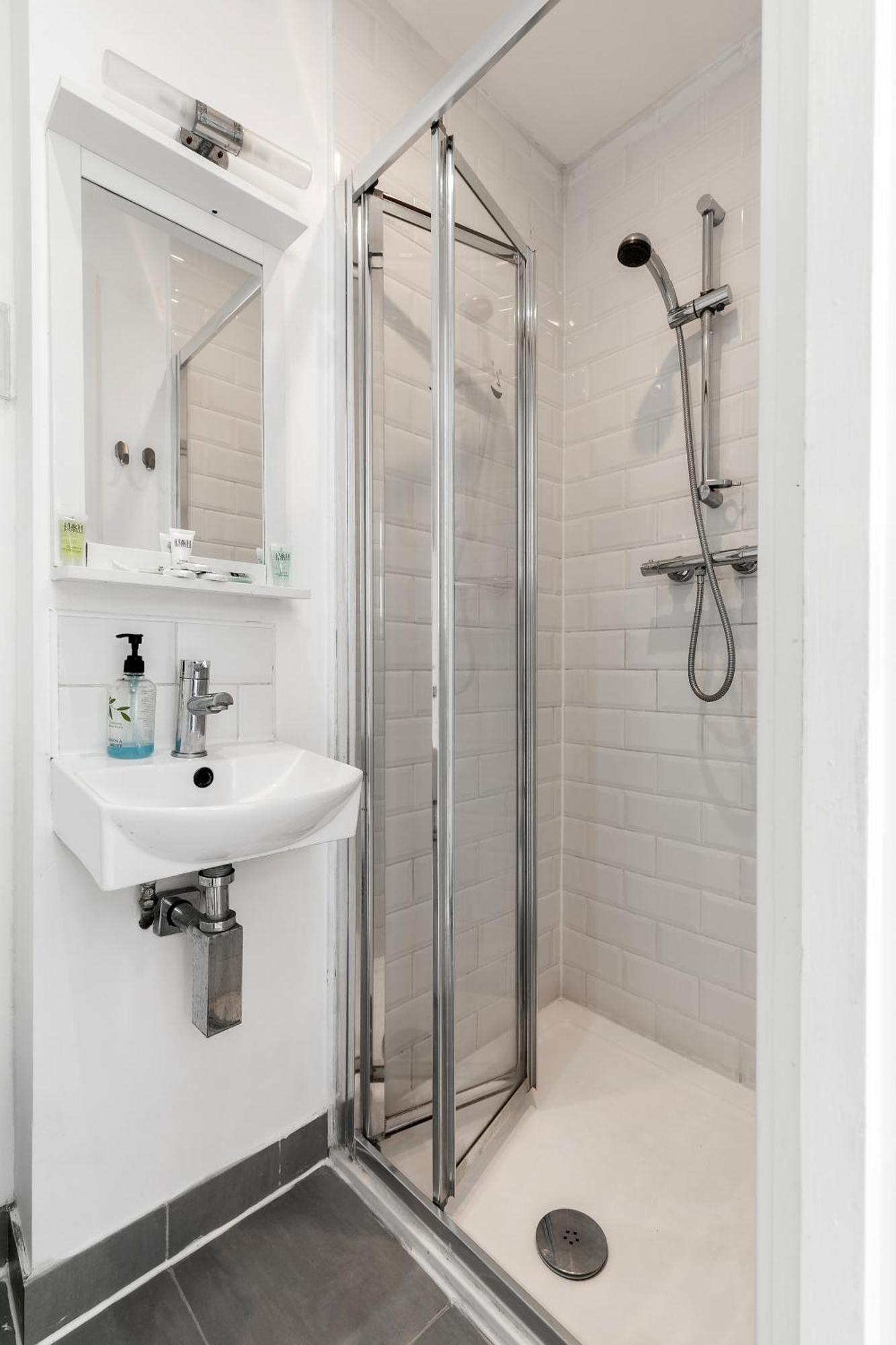 Standard Single Room Shower