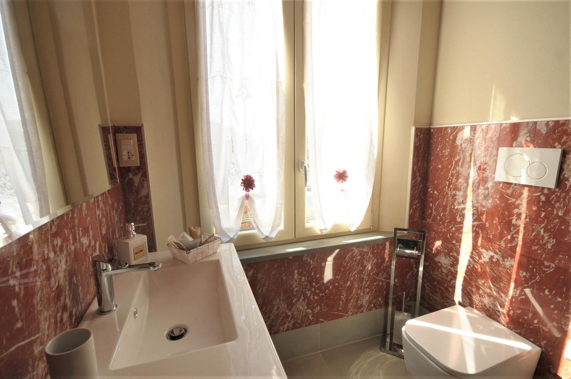 Family Room Private Bathroom