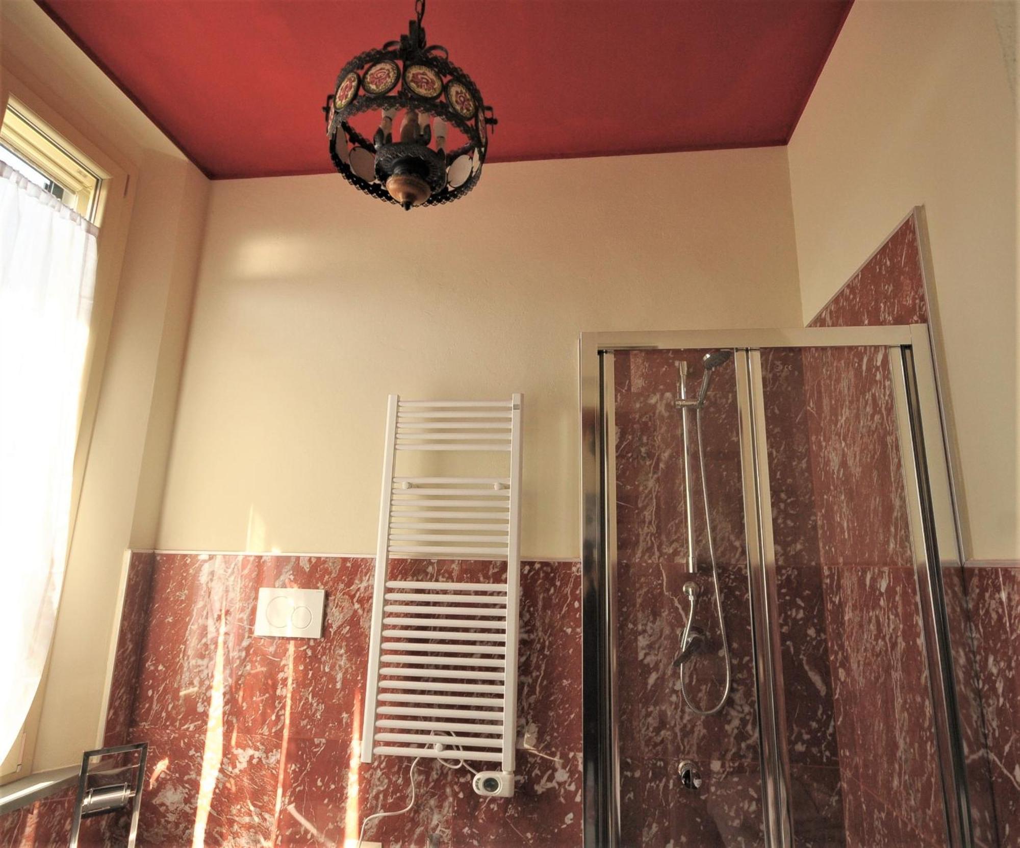 Family Room Private Bathroom