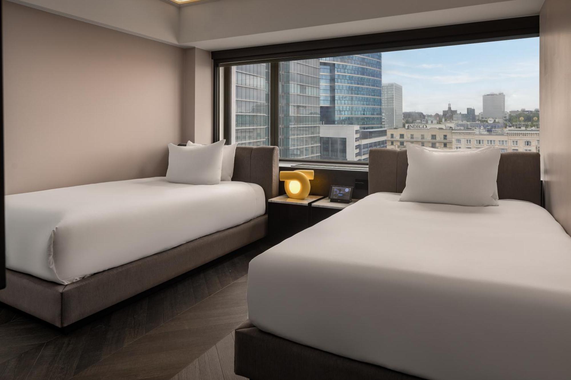SKY Twin Room Guest room 2 Twin or Single Beds City view